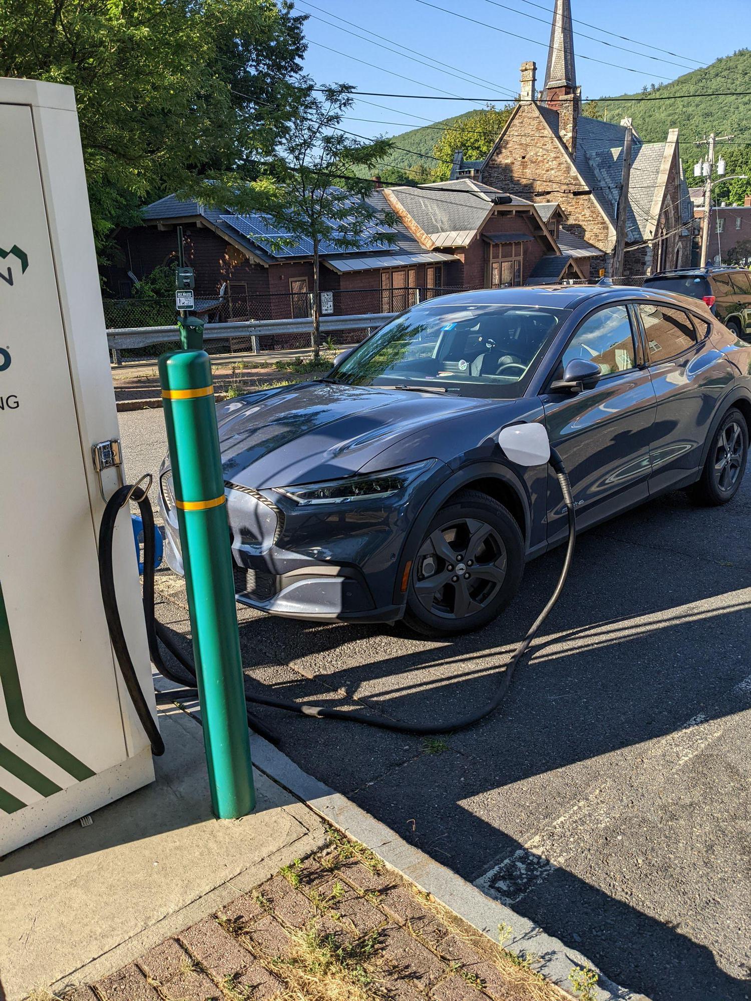 High Grove Parking Lot Brattleboro, VT EV Station