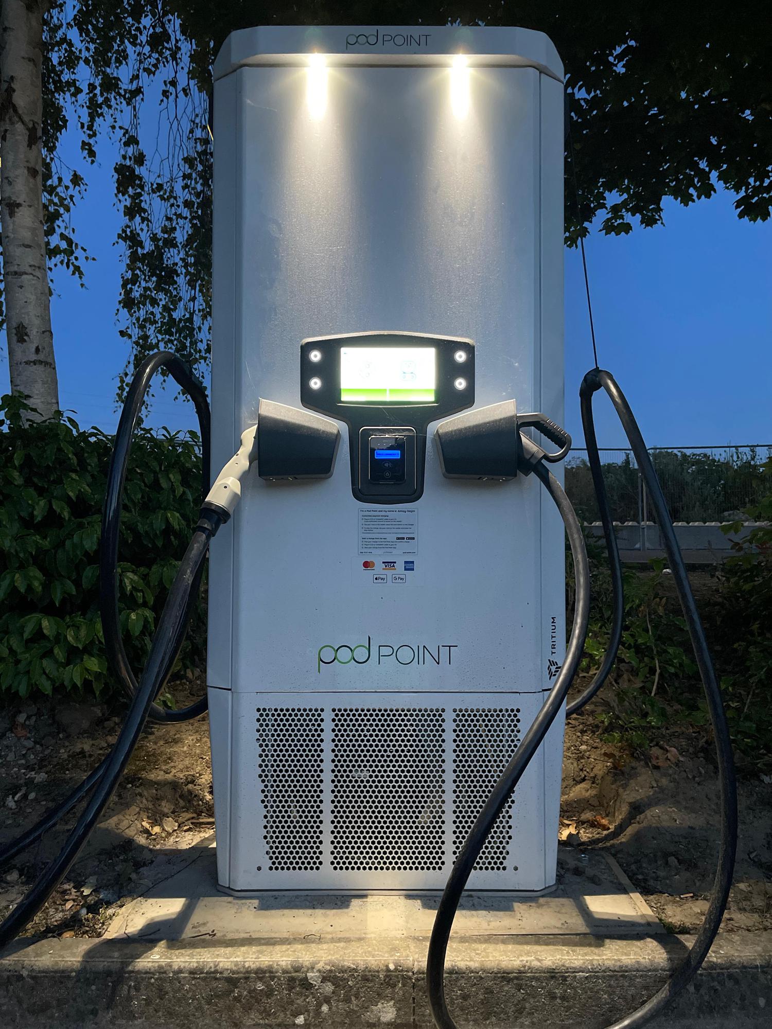 Wickes & Pets at Home Winnersh Winnersh, England EV Station