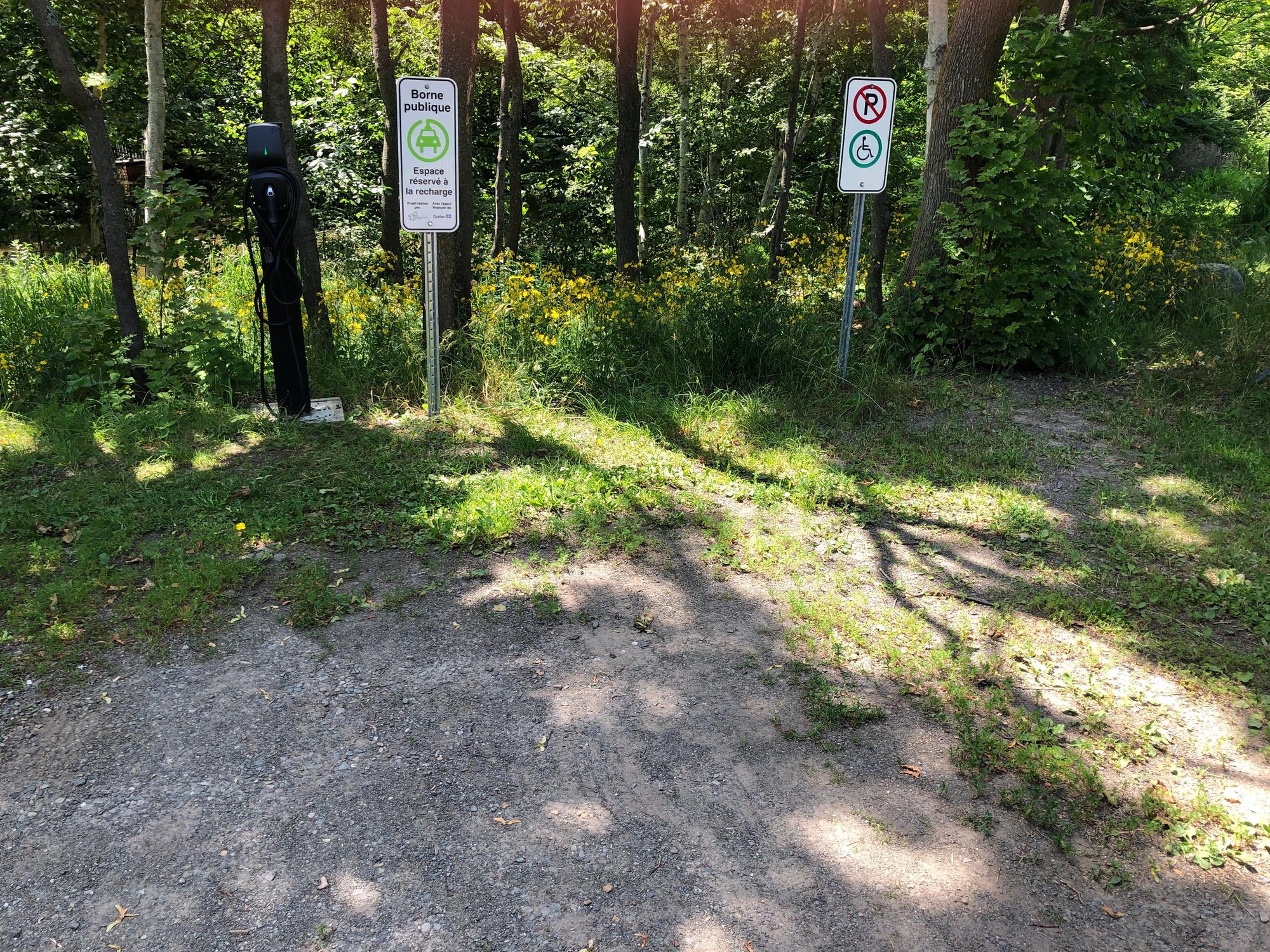 Seigneurie Des Aulnais South SaintRochdesAulnaies, QC EV Station