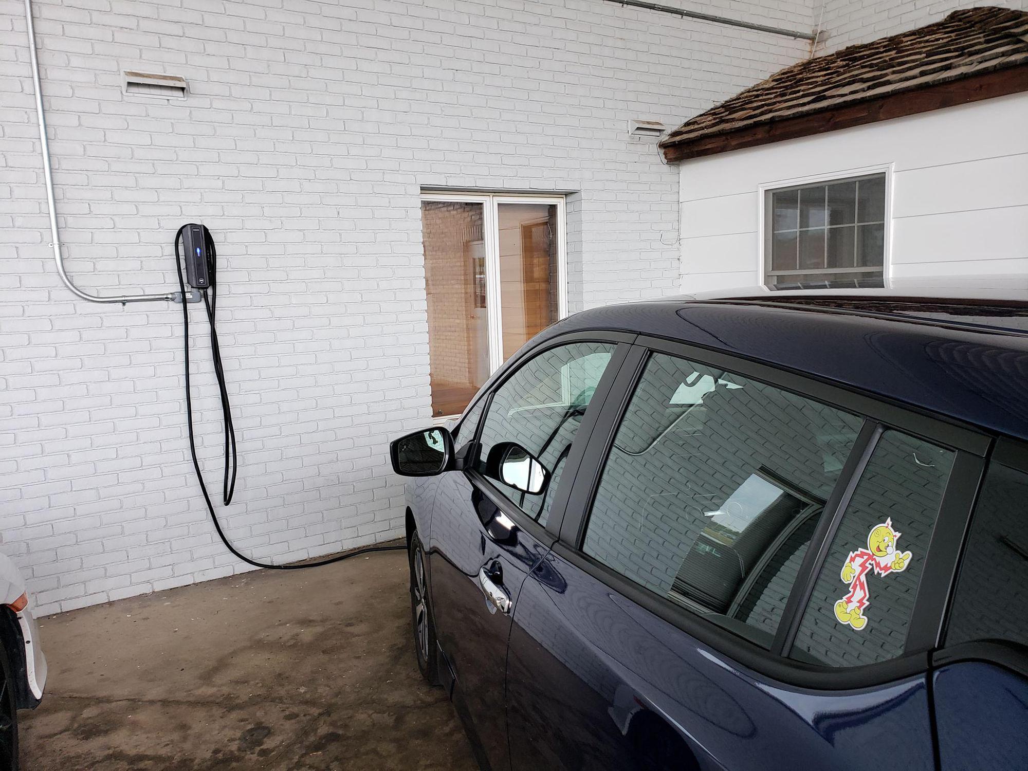 Donnell Ford Salem, OH EV Station