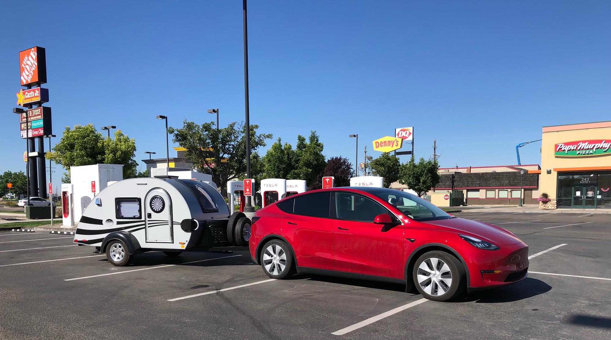 Ontario Marketplace Ontario, OR EV Station
