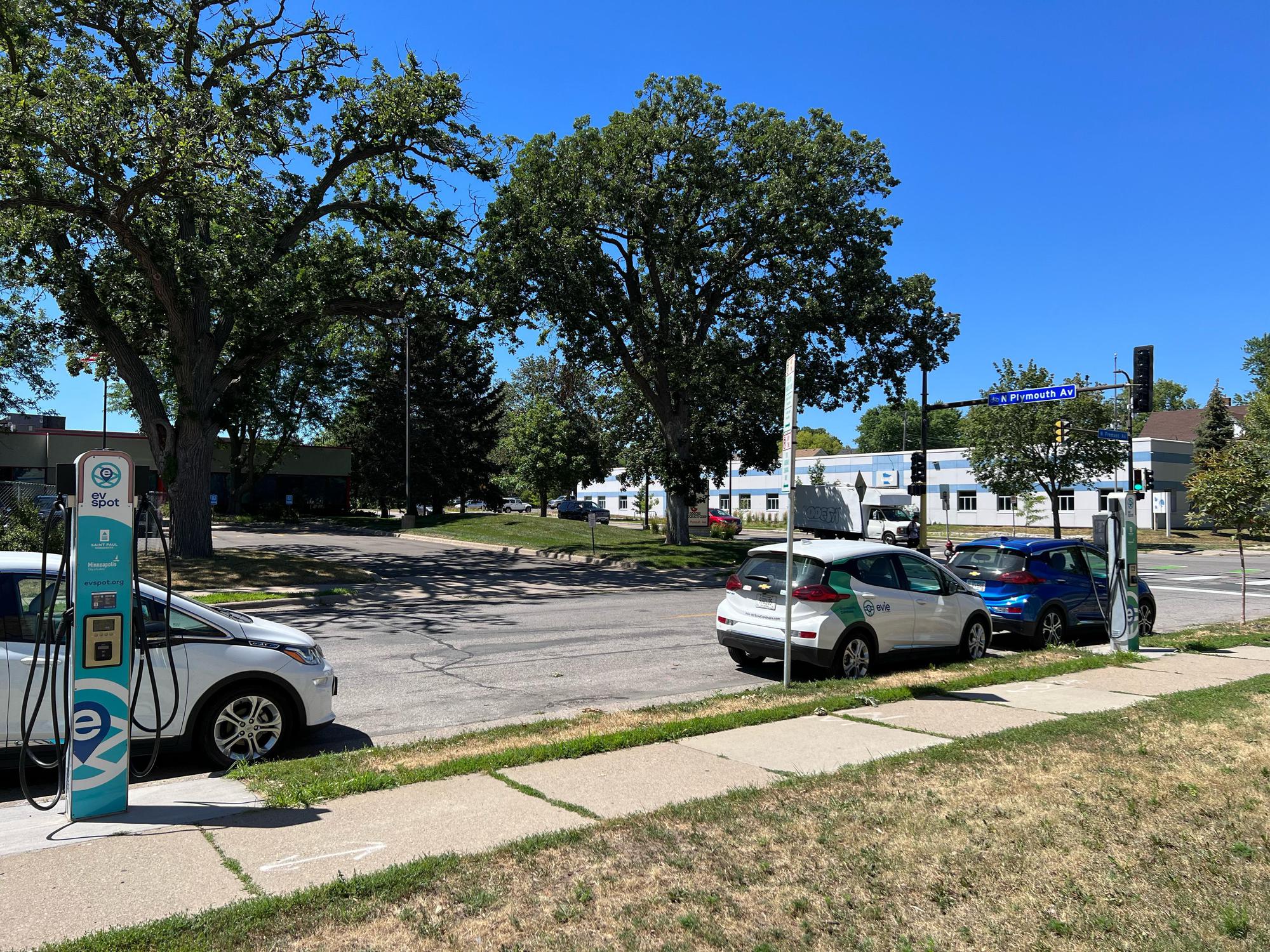 Fremont Parking at Plymouth Minneapolis, MN EV Station
