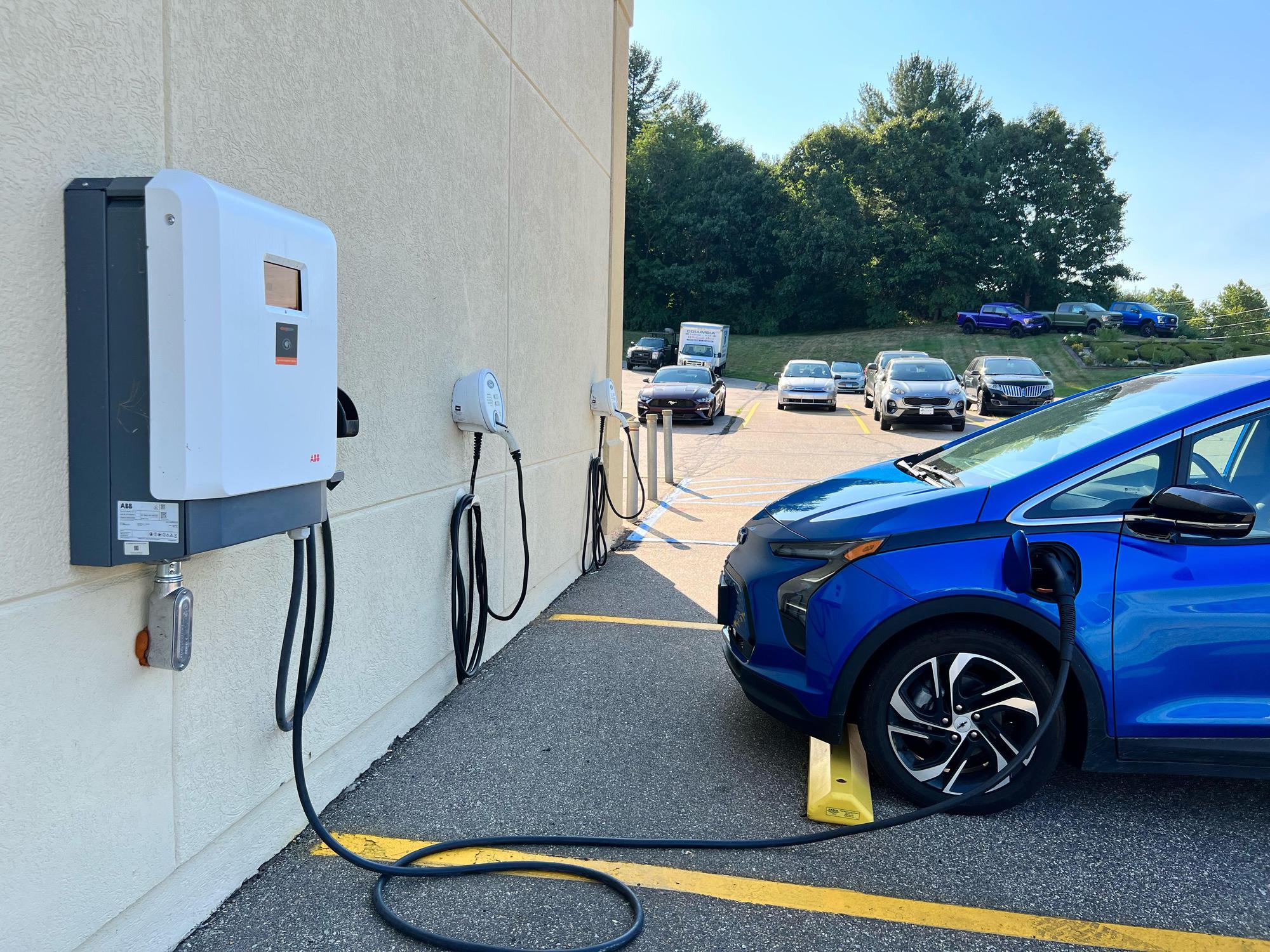 Columbia Ford Kia Columbia, CT EV Station