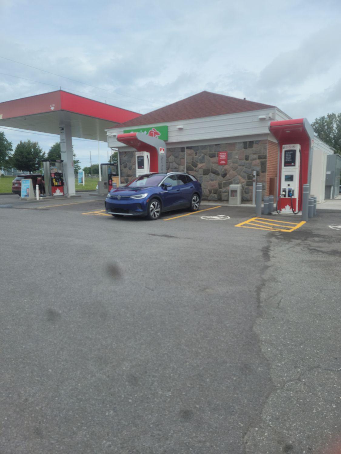 PetroCanada Riviere du Loup RivièreduLoup, QC EV Station