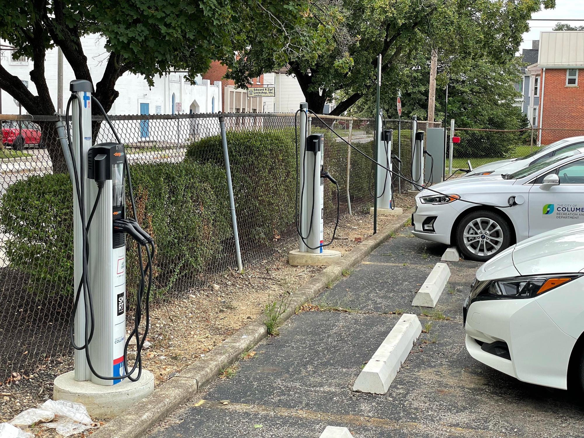 E Broad St Parking Lot Columbus, OH EV Station