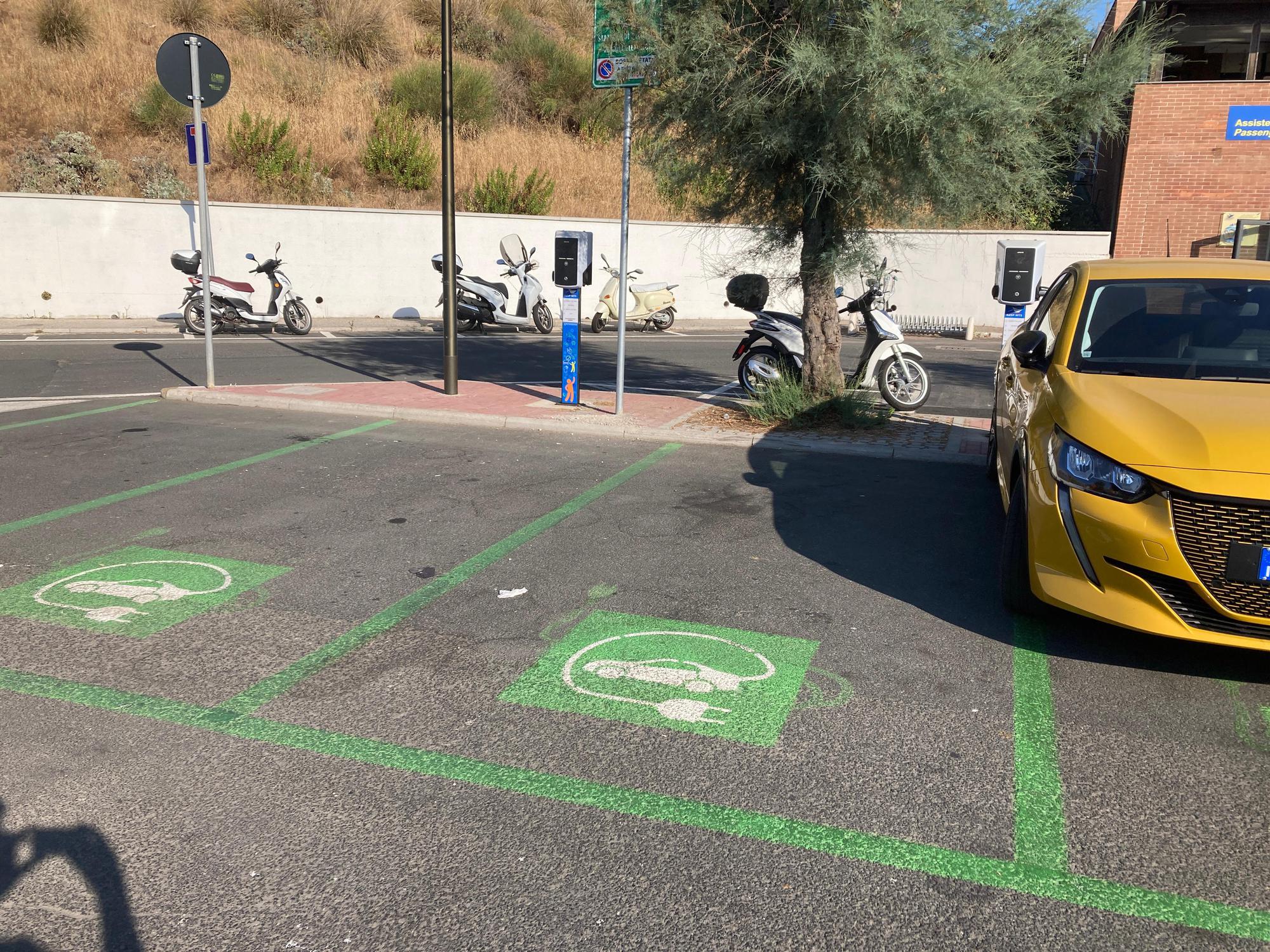 Stazione Marittima Piombino, Toscana EV Station
