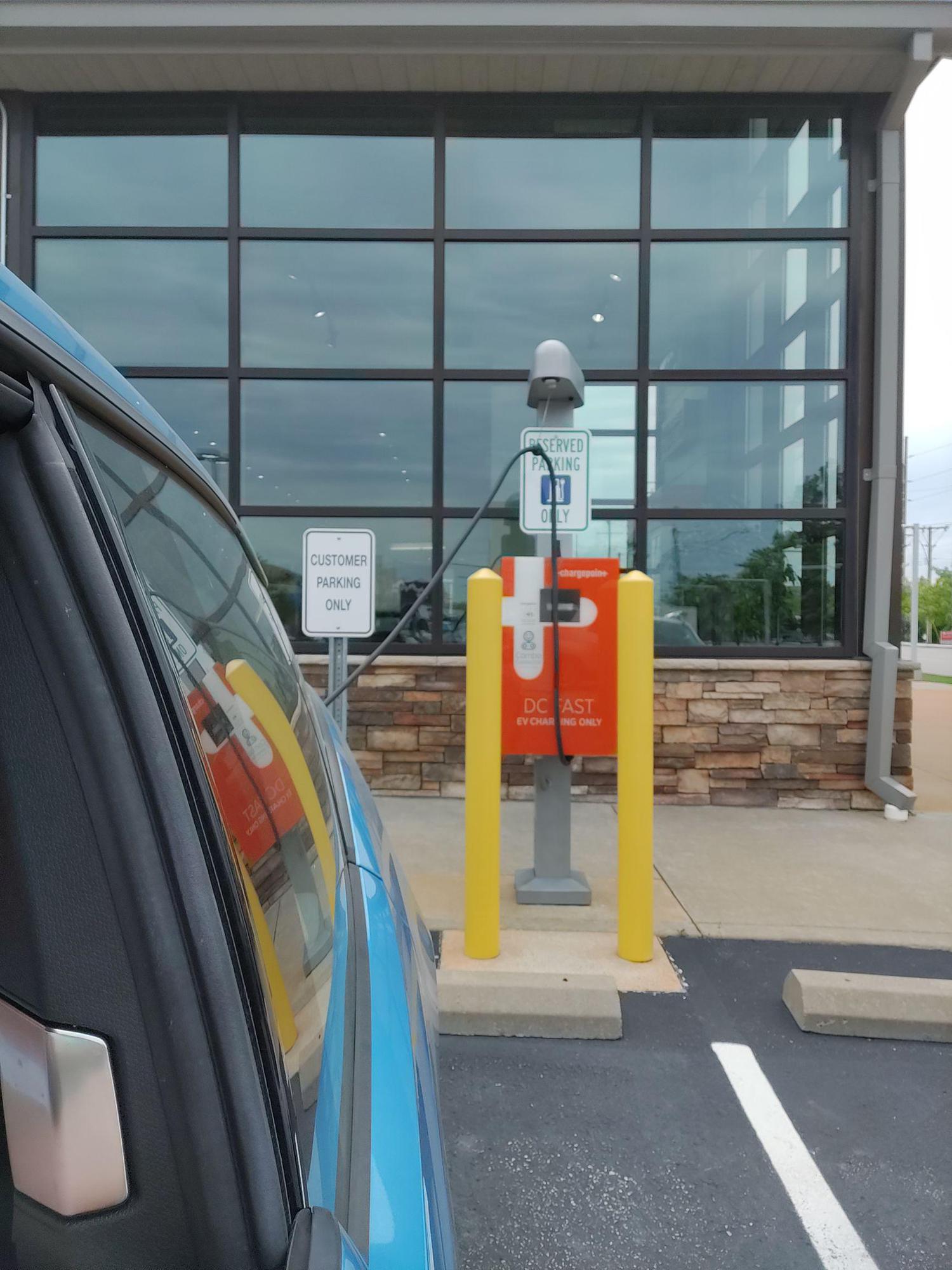 Plaza Jaguar St. Louis Creve Coeur, MO EV Station