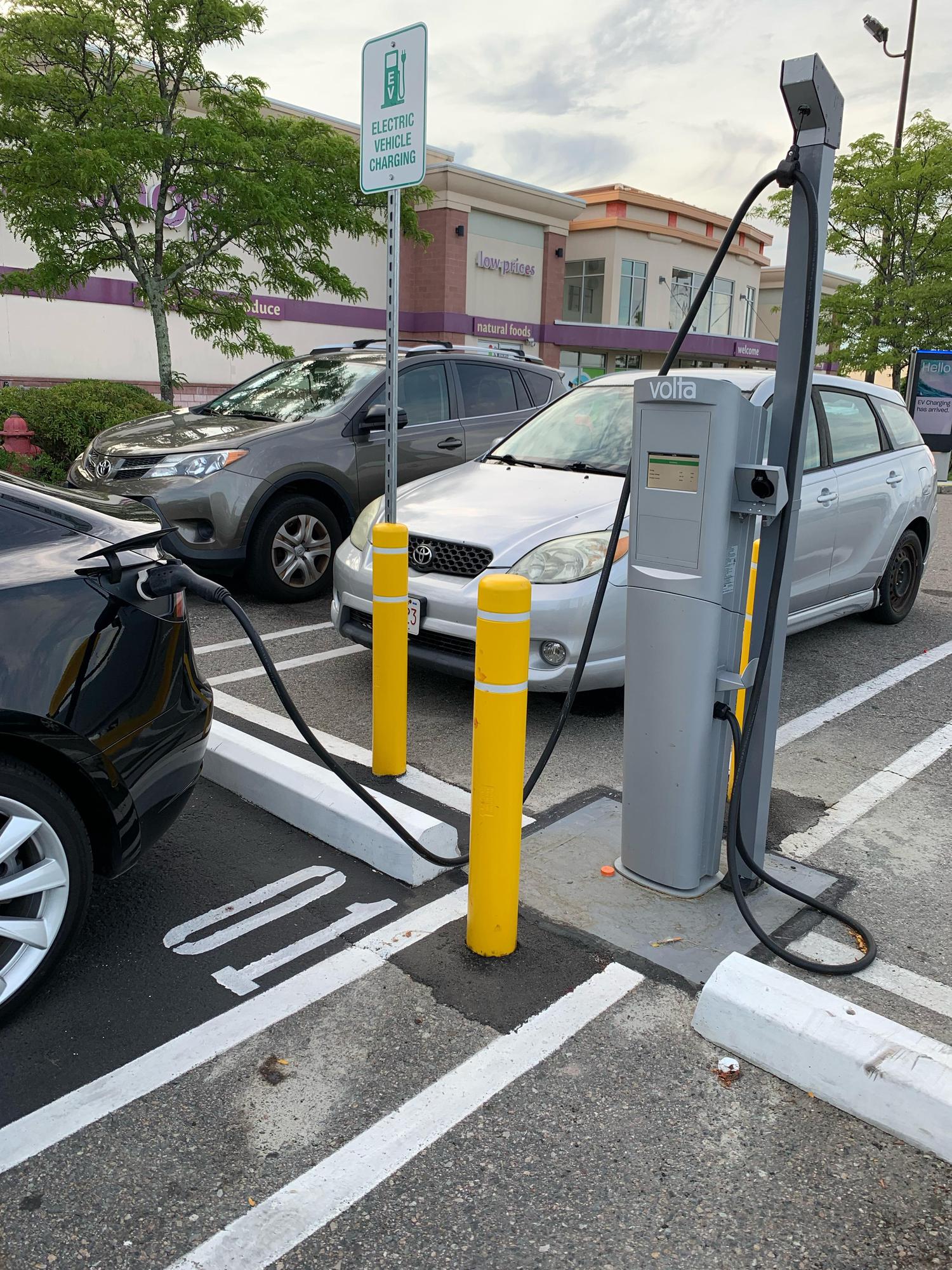 Stop & Shop Fall River, MA EV Station