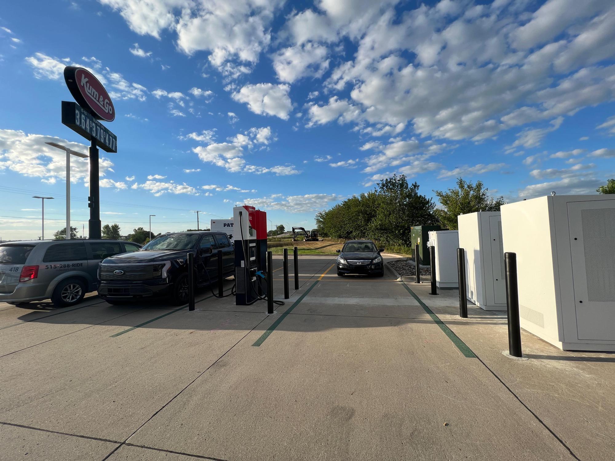 Colfax Kum & Go Colfax, IA EV Station