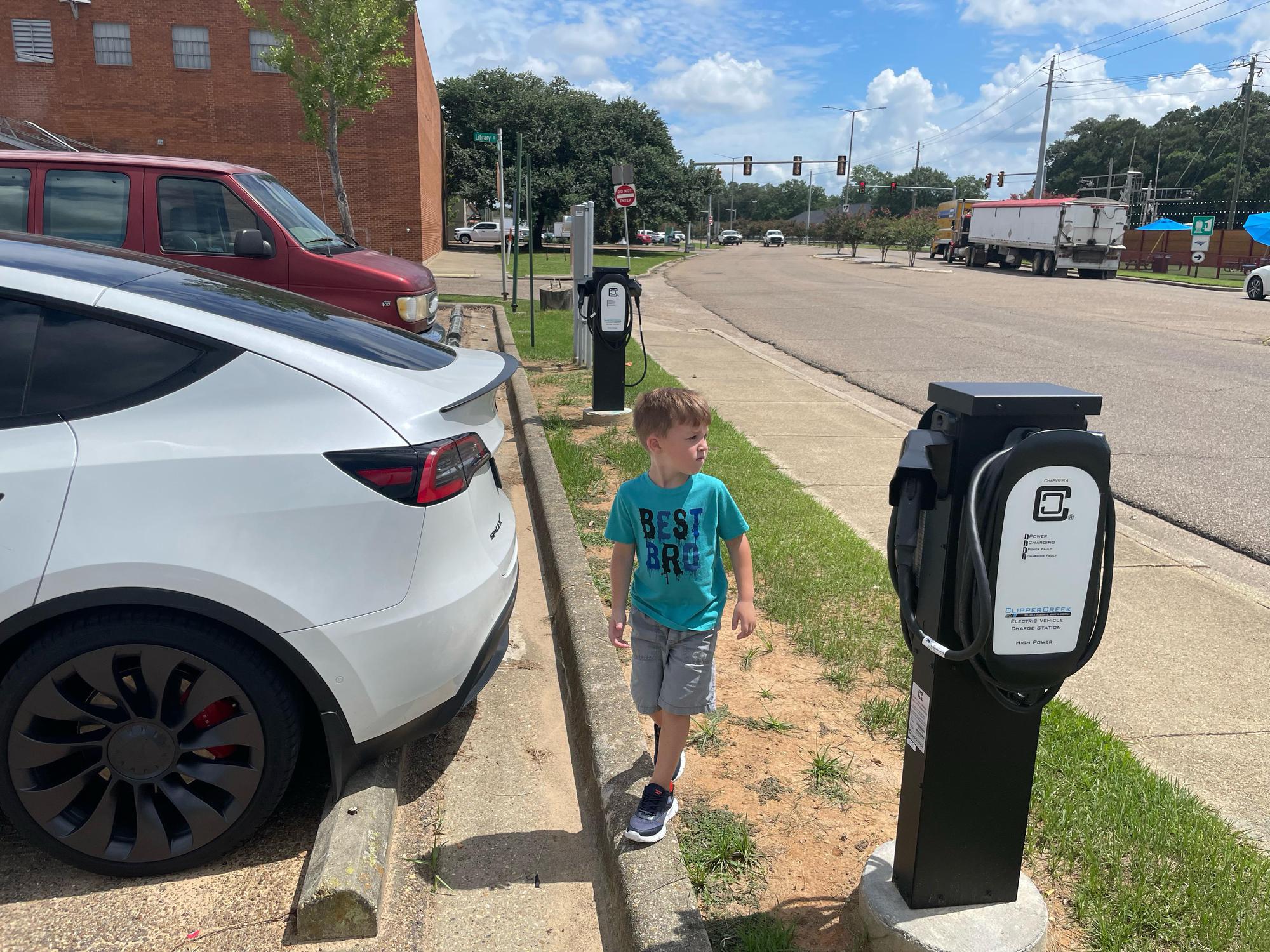 Scotsman General Store Laurel, MS EV Station