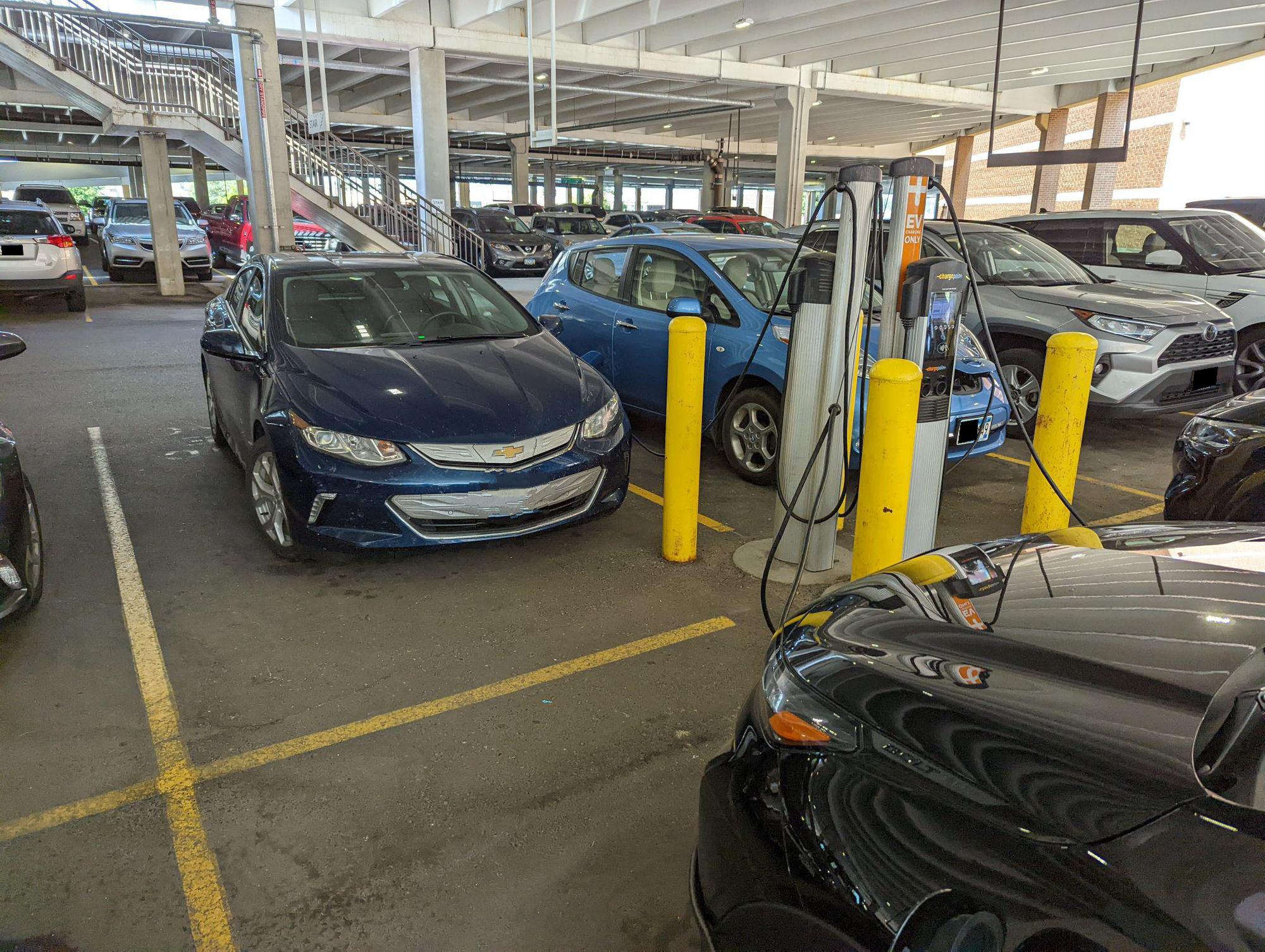 Rosedale Center Roseville, MN EV Station