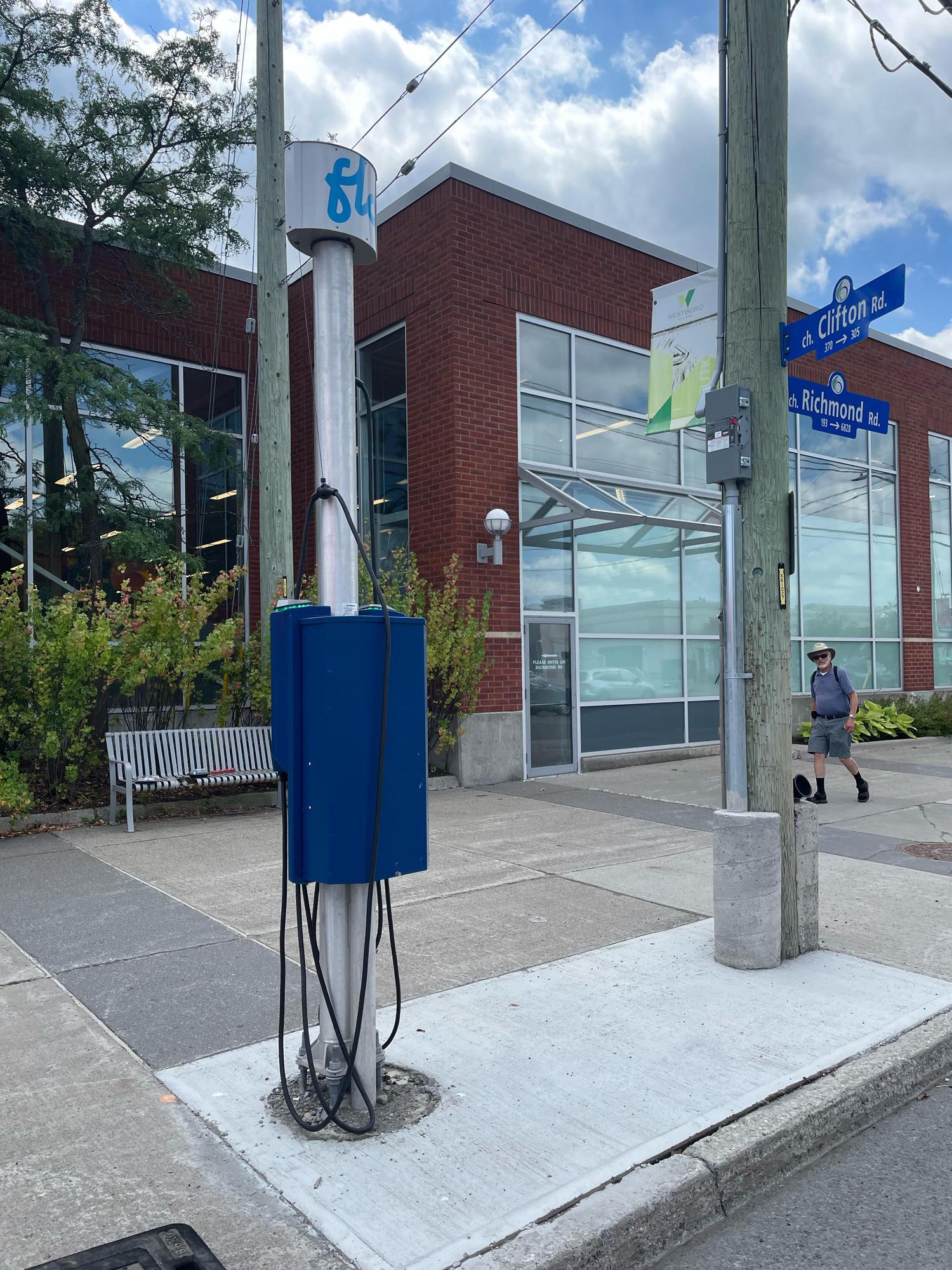 Richmond Rd & Kirkwood Ave Parking Ottawa, ON EV Station Richmond Rd & Kirkwood Ave Parking Ottawa, ON EV Station