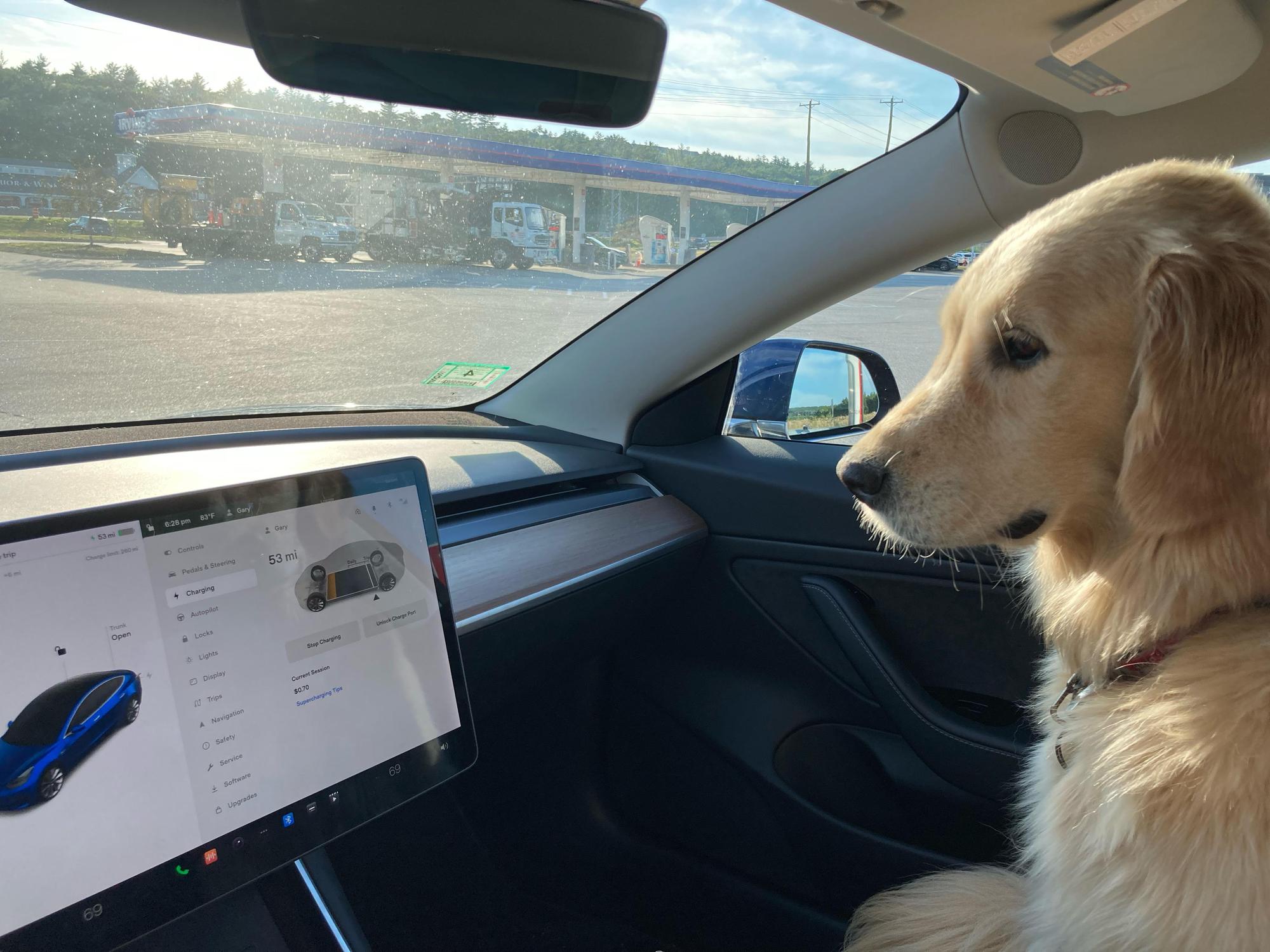 Hooksett Travel Plaza = Northbound Hooksett, NH EV Station
