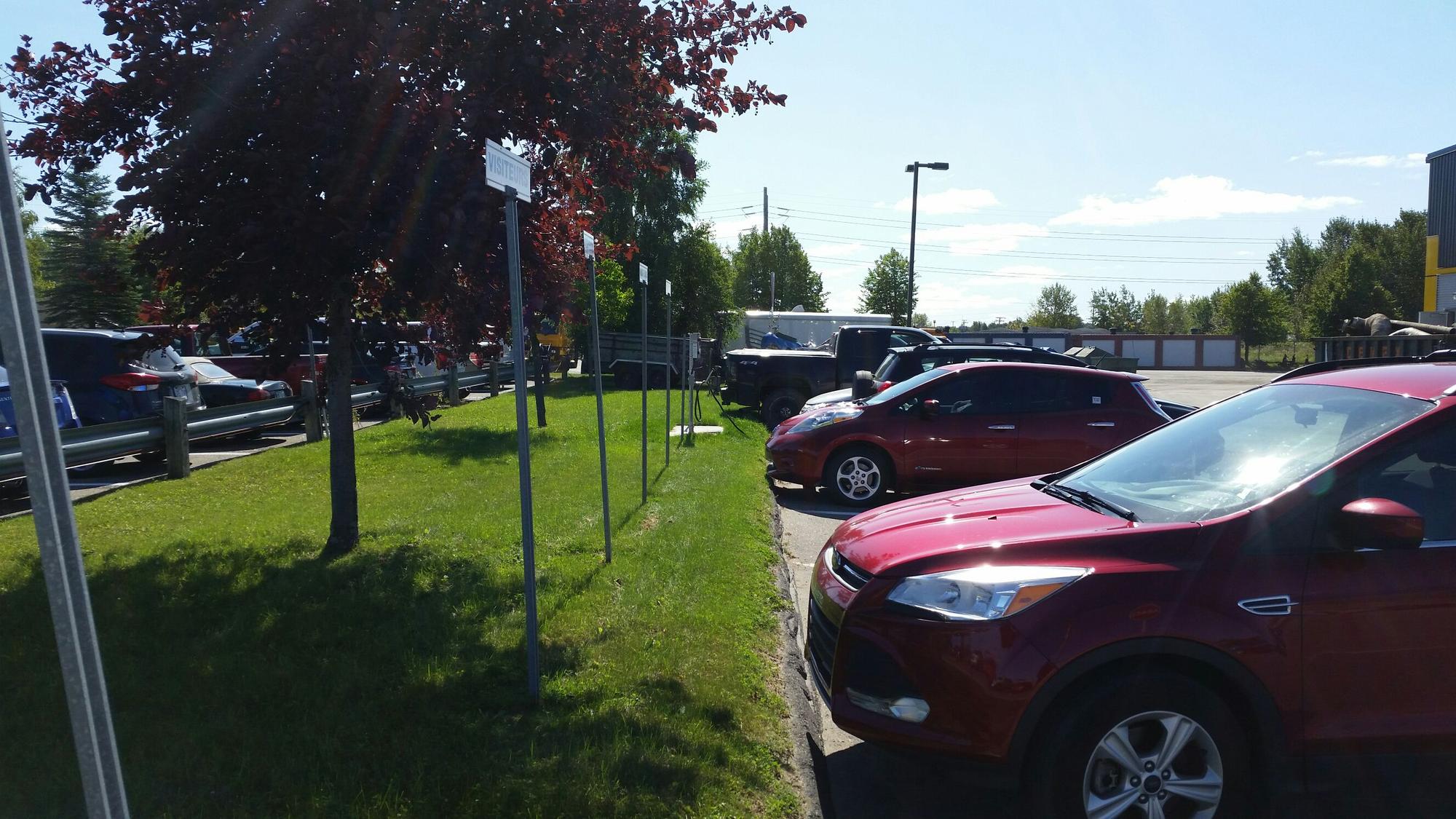 Garage Ville Alma Alma, QC EV Station