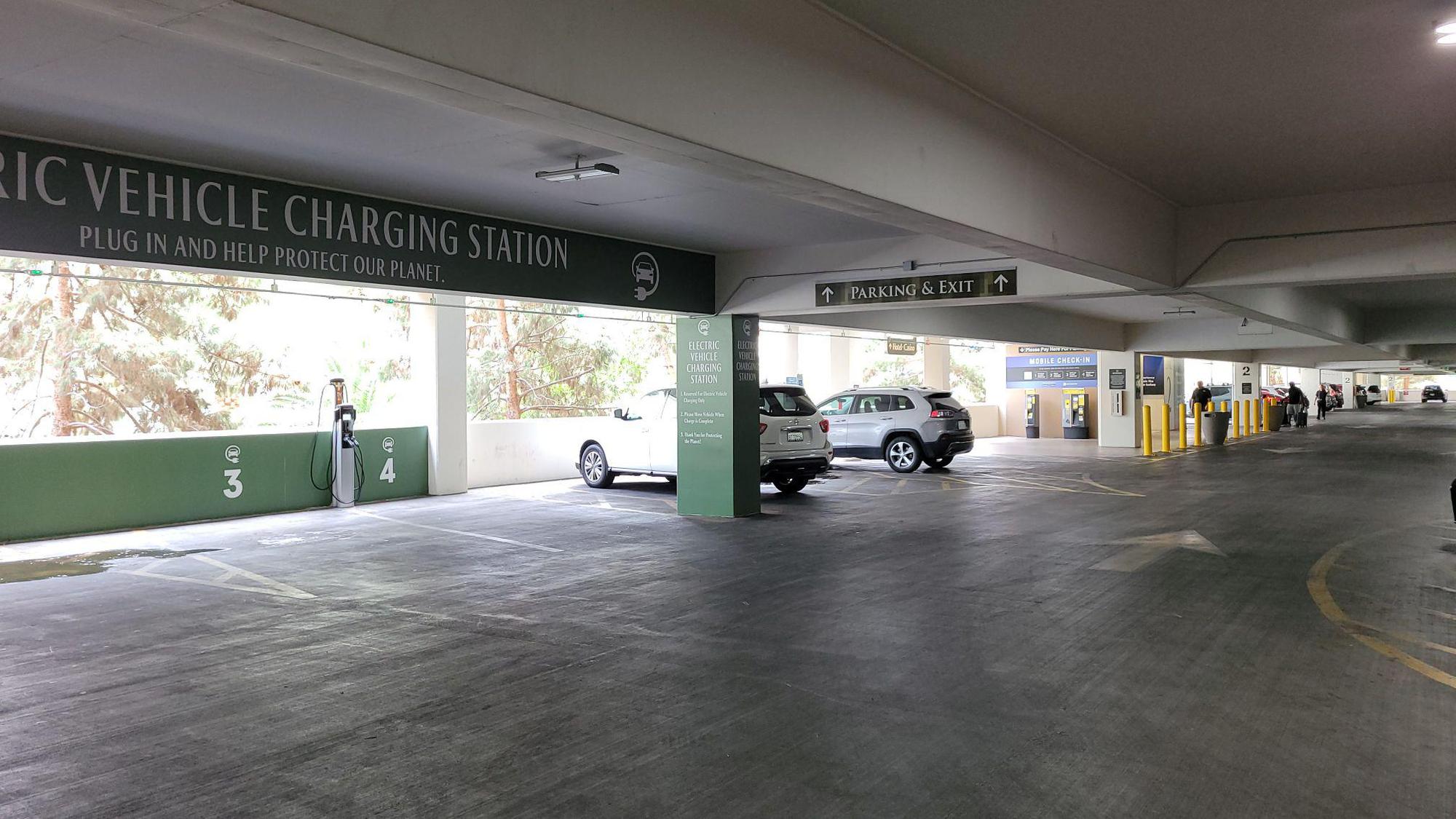Park MGM Self Parking Garage Las Vegas, NV EV Station