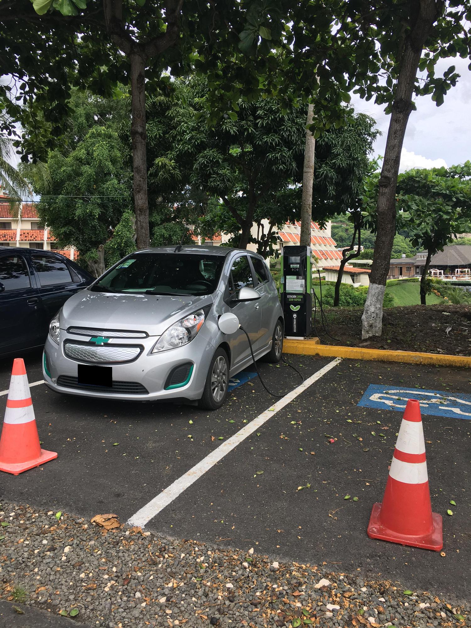 Condovac La Costa Playa Hermosa, Provincia de Guanacaste EV Station