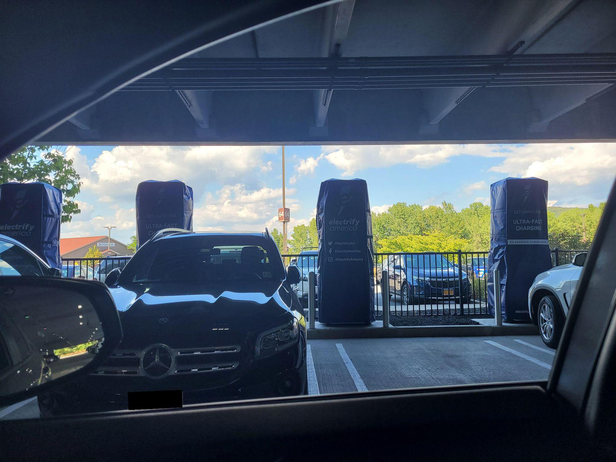 Woodbury Common Premium Outlets (1) Woodbury, NY EV Station