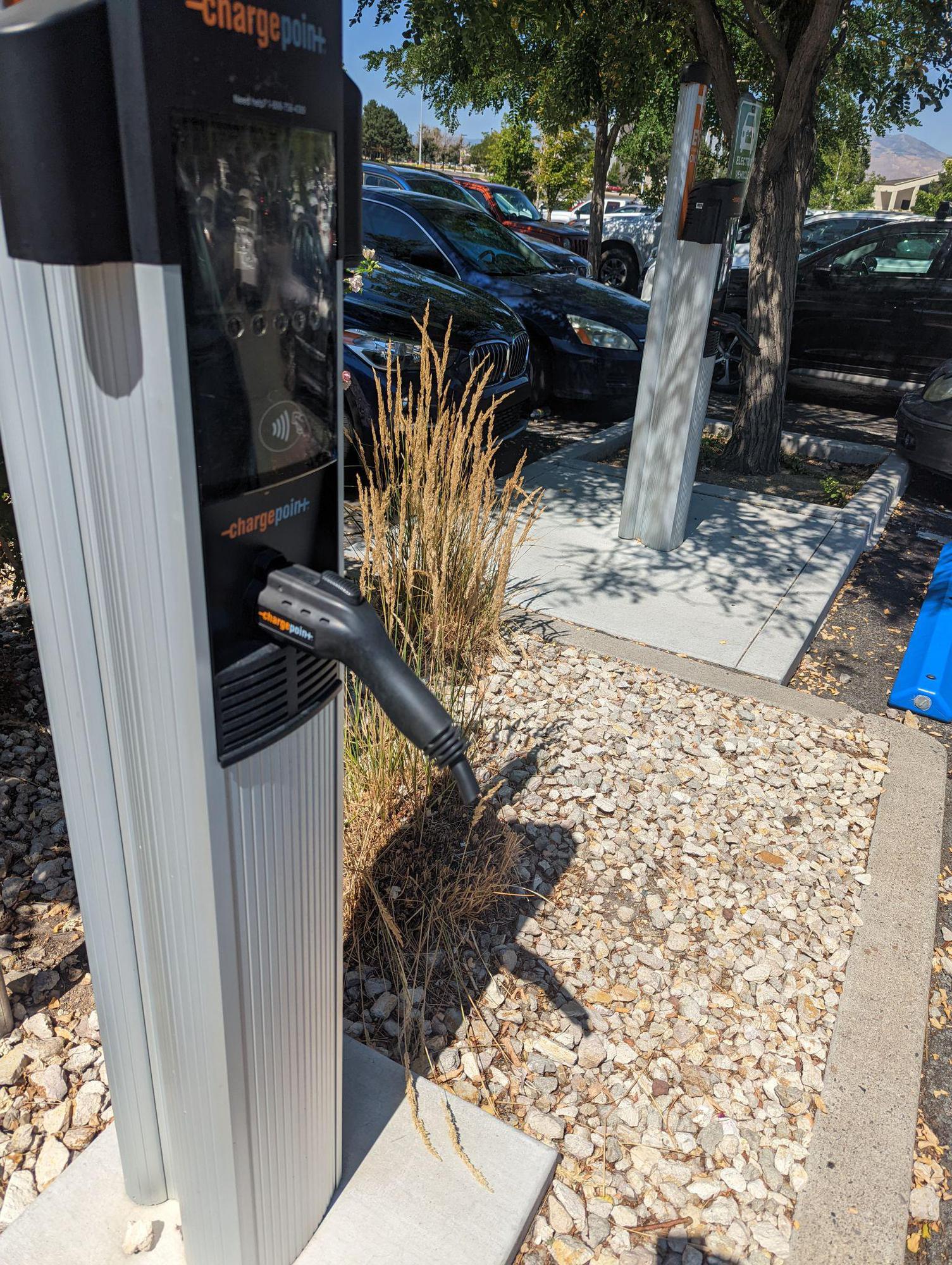 Meadowood Mall Macy's Reno, NV EV Station