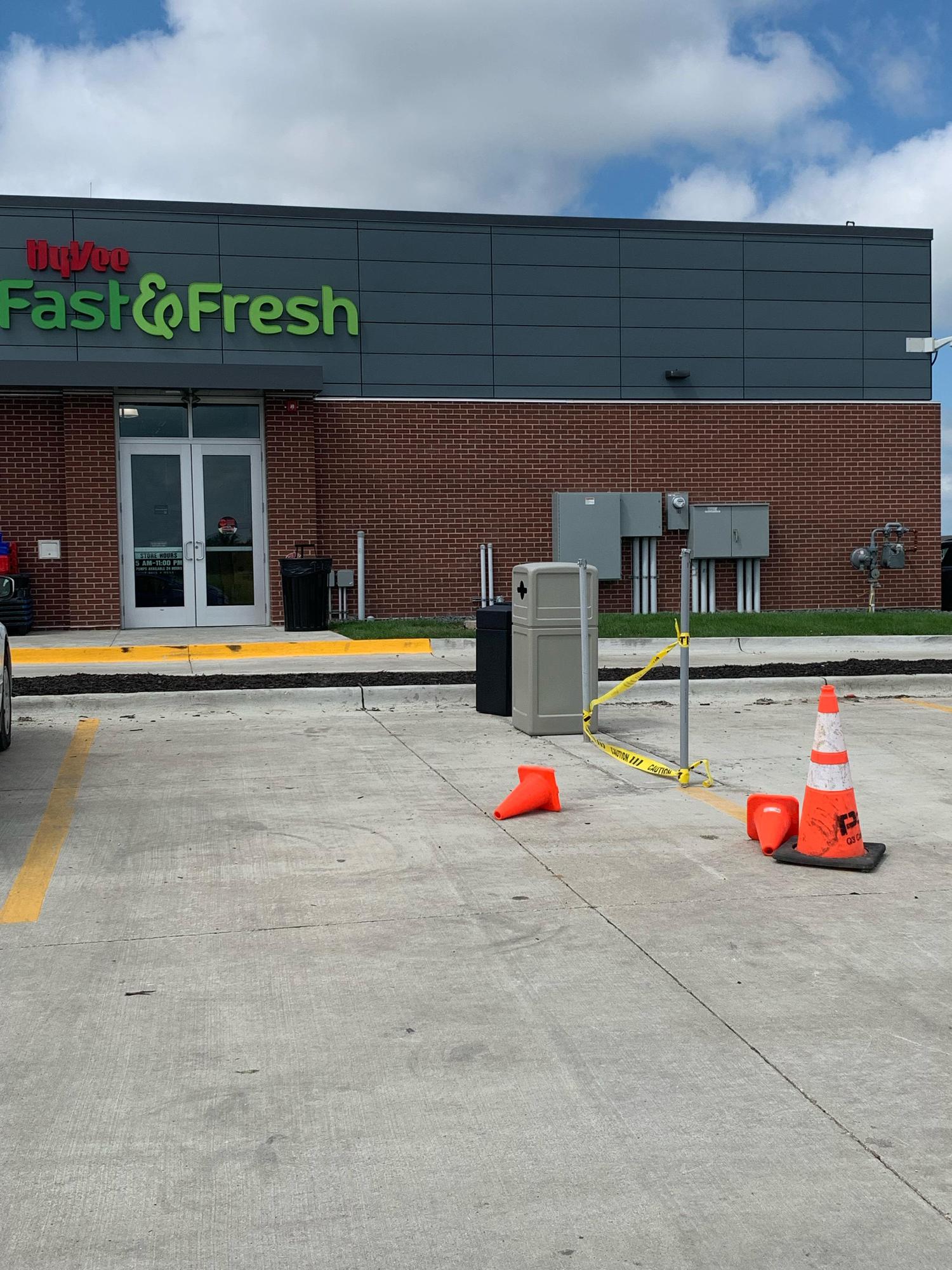 HyVee Fast & Fresh Waukee, IA EV Station