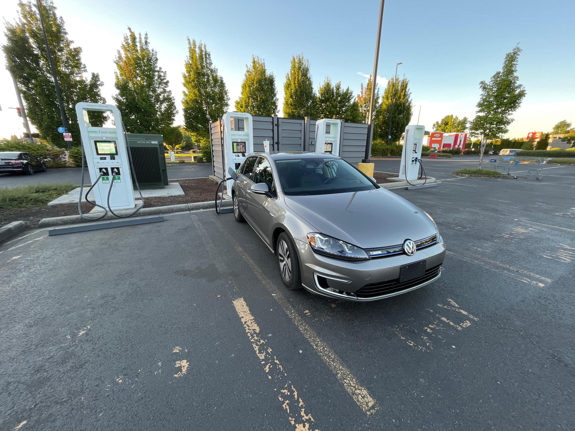 Walmart Supercenter Salem Salem, OR EV Station