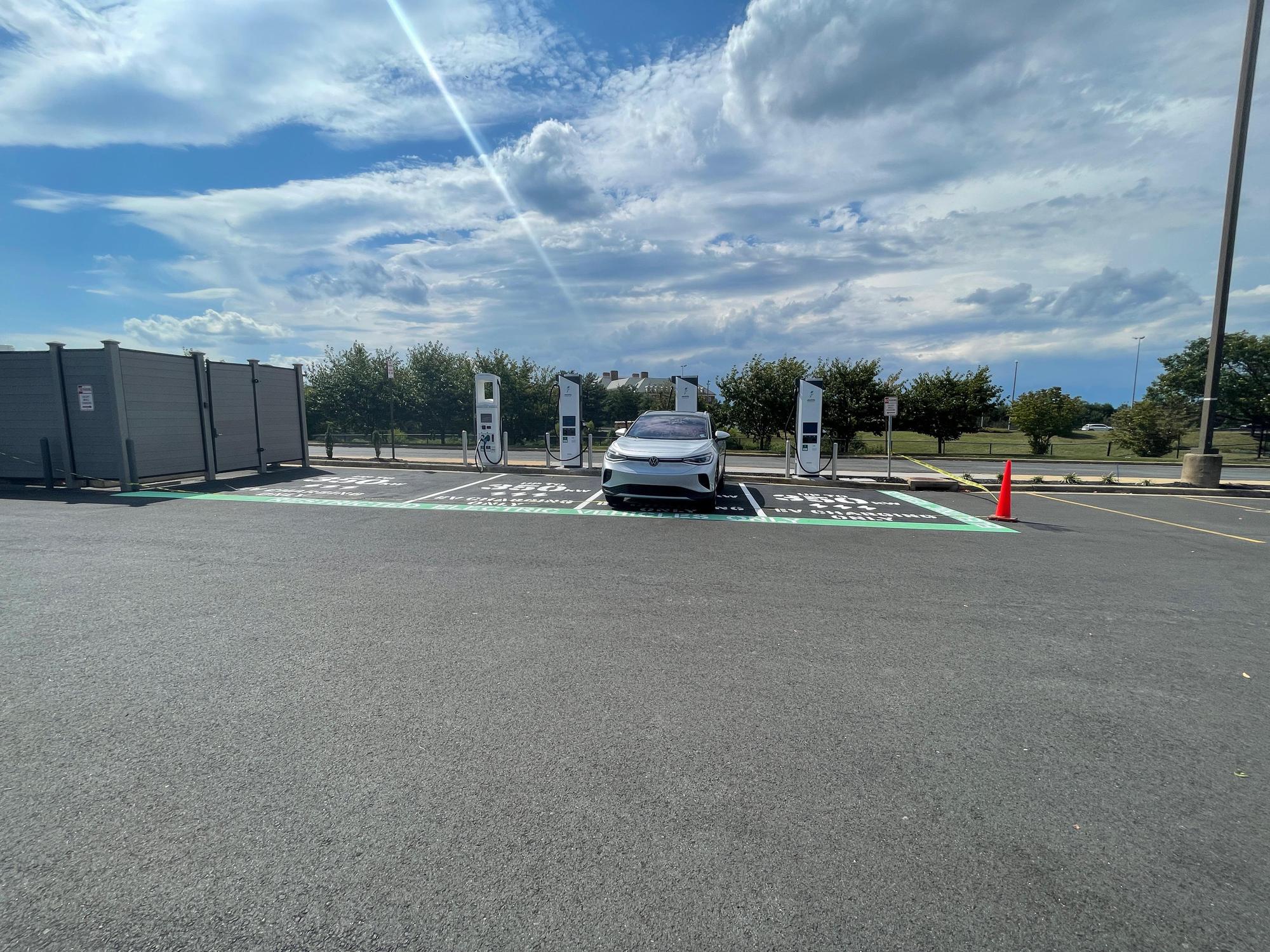 Walmart Supercenter Chantilly, VA EV Station