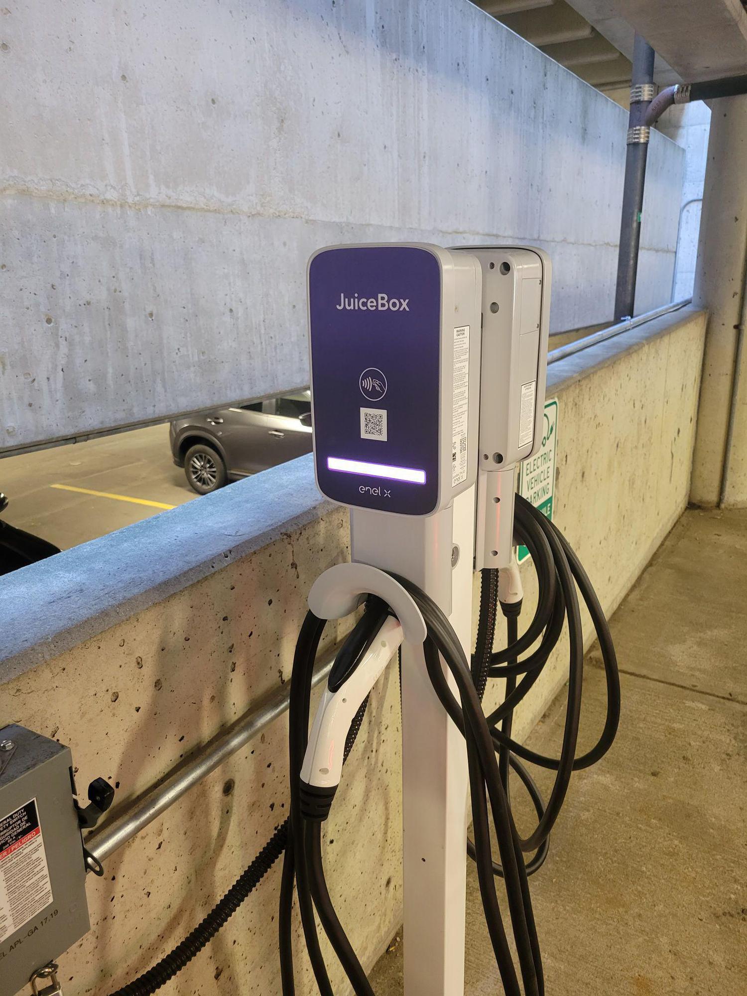 875 Elm St Parking Garage Manchester, NH EV Station