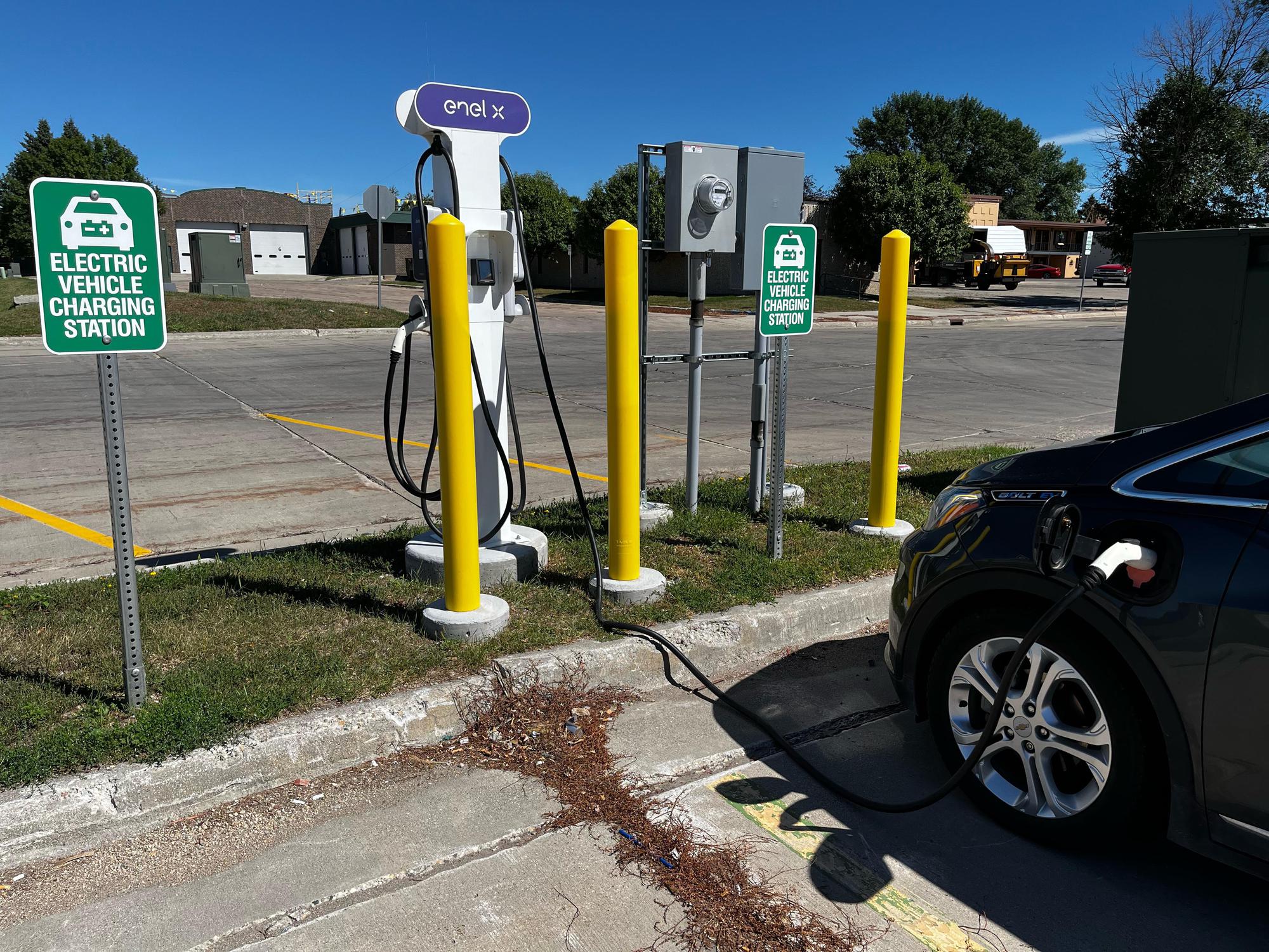 River Cinema 15 East Grand Forks, MN EV Station