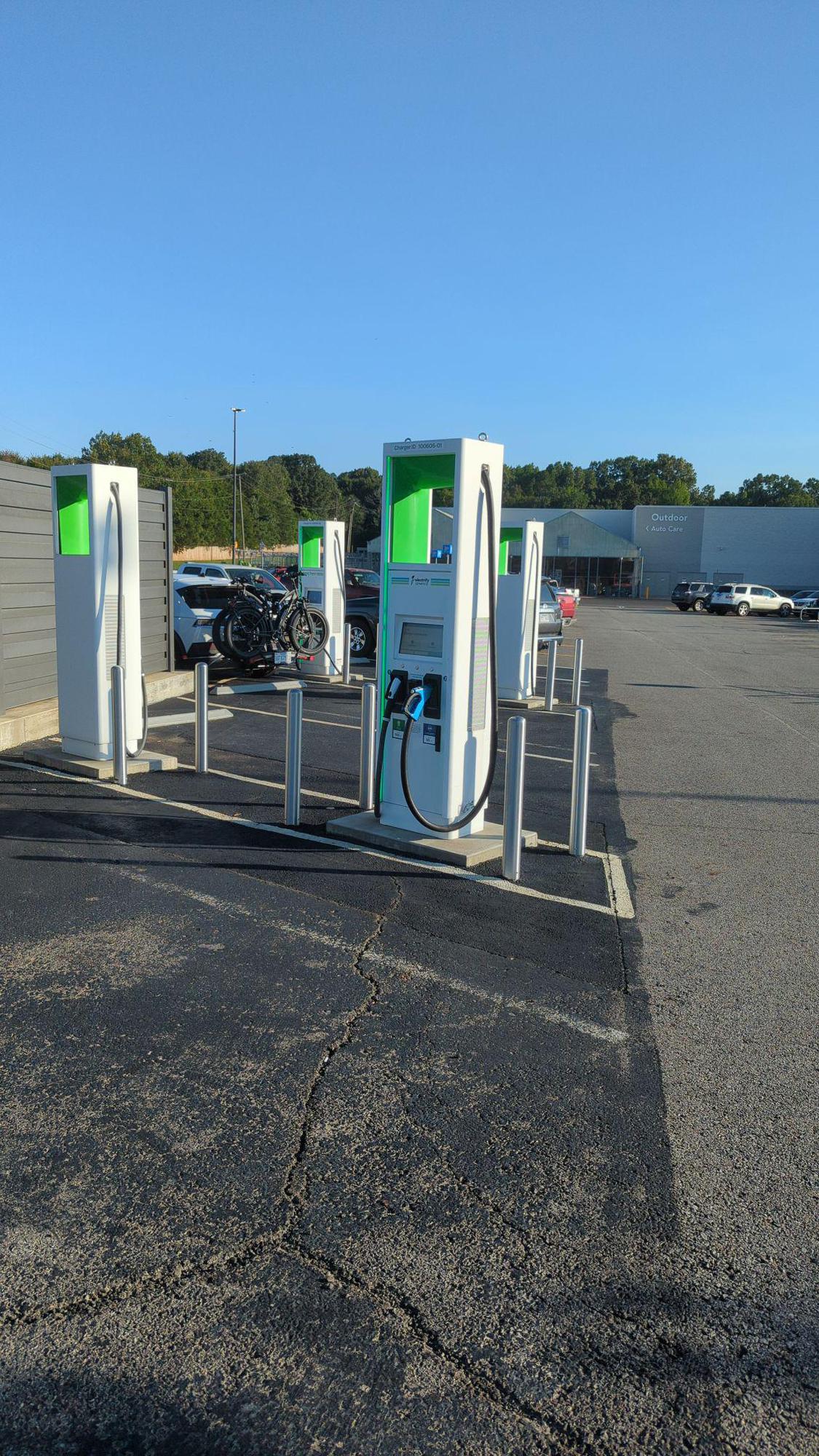 Walmart Supercenter Clarksville, AR EV Station
