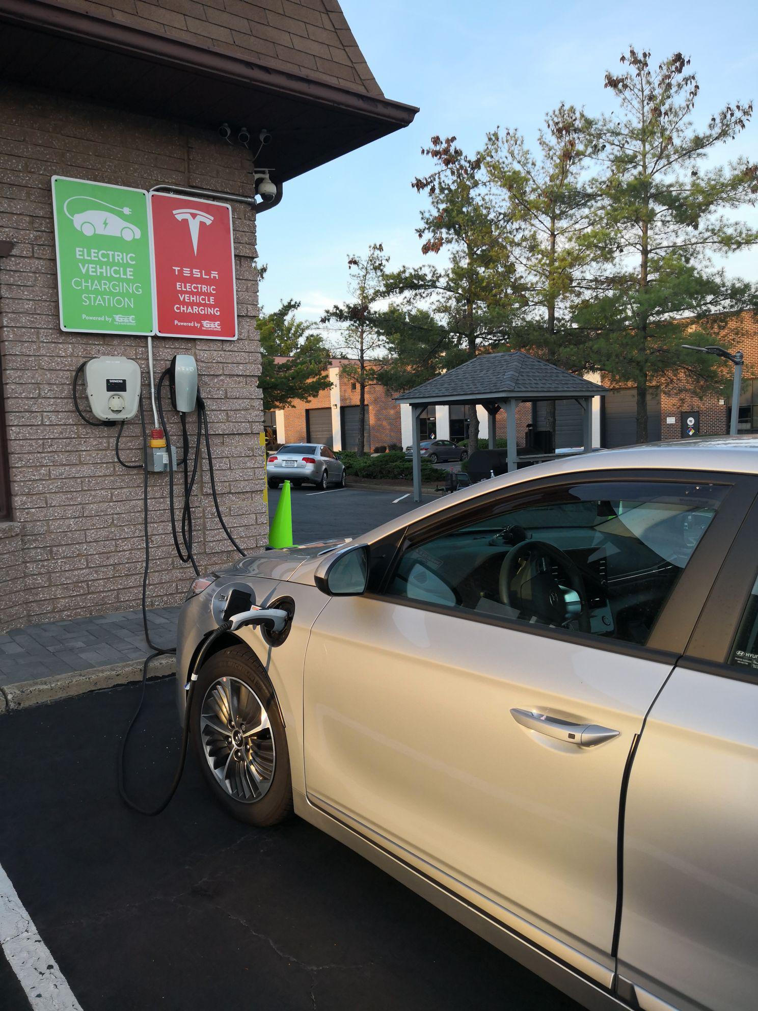 G&C Tire and Auto Service Chantilly, VA EV Station