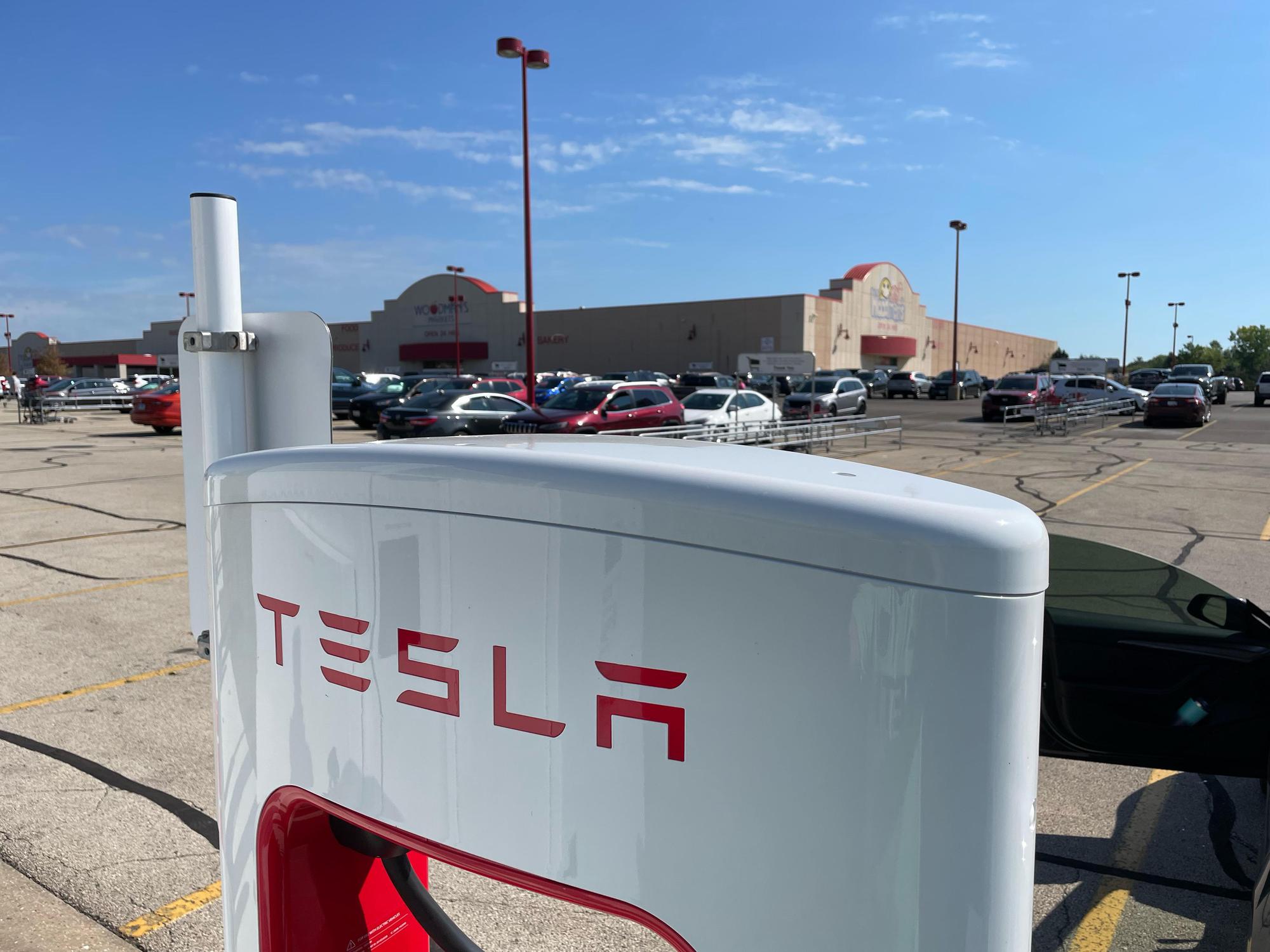 Woodman's Food Market Rockford, IL EV Station