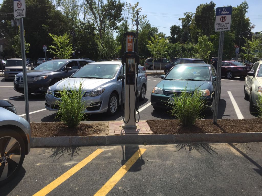 Pettee Brook Lot Durham, NH EV Station