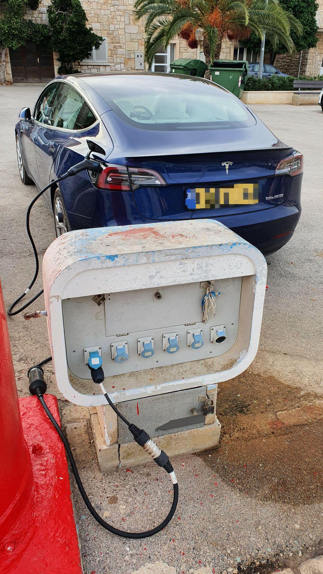 Brna marina 1 Smokvica, DubrovnikNeretva County EV Station