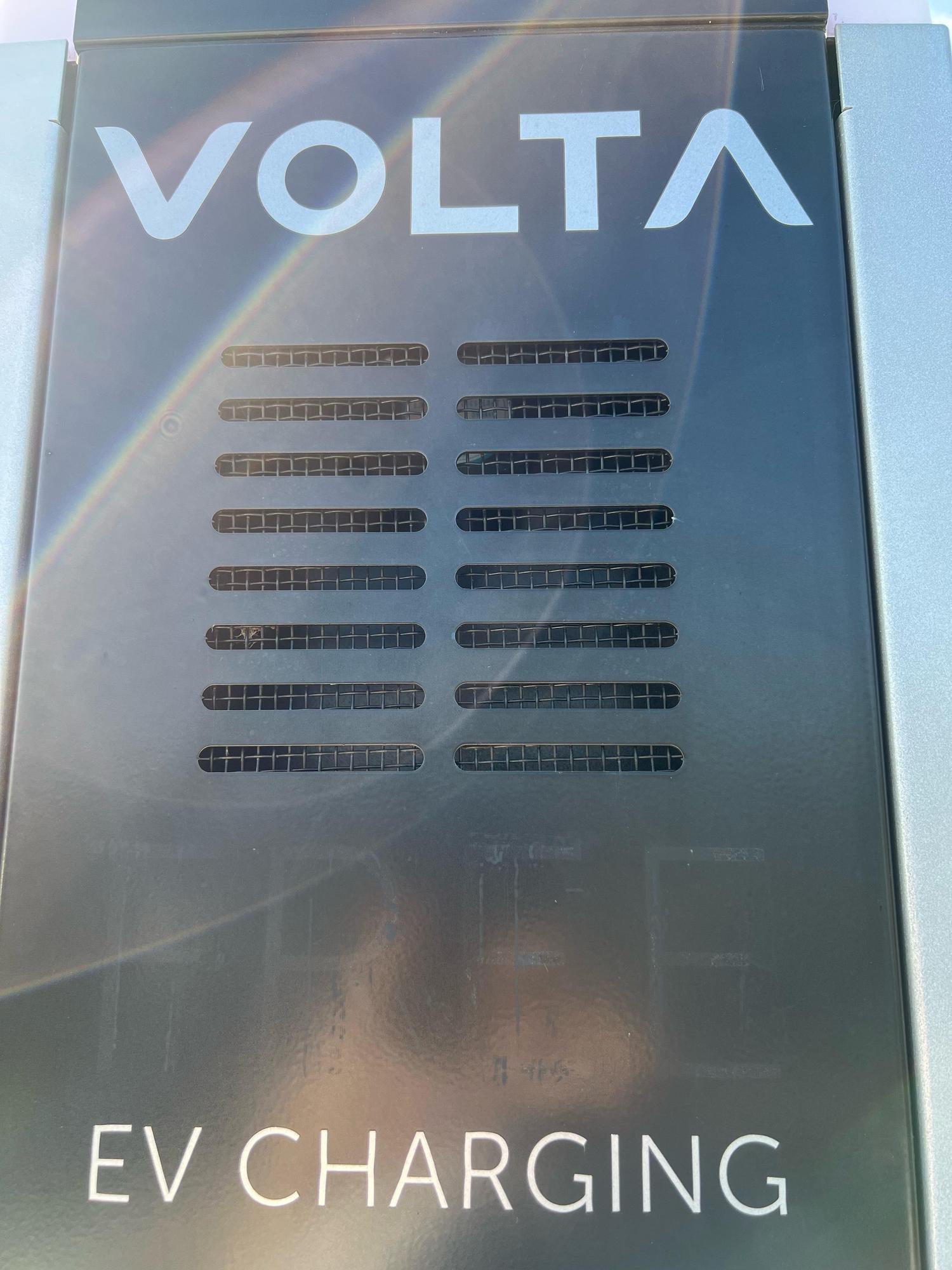 Dulles 28 Centre Wegmans Sterling, VA EV Station