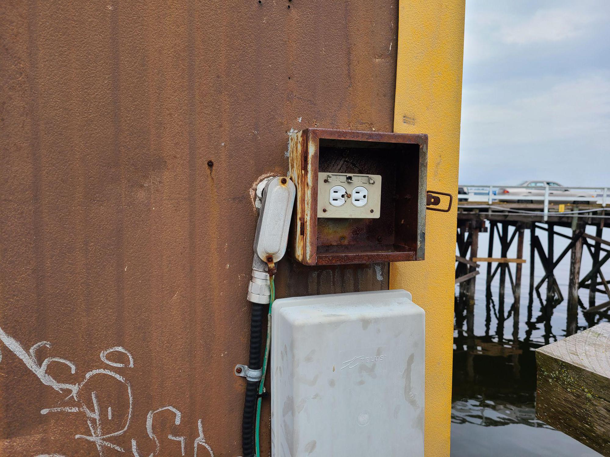 Crofton Wharf Crofton, BC EV Station