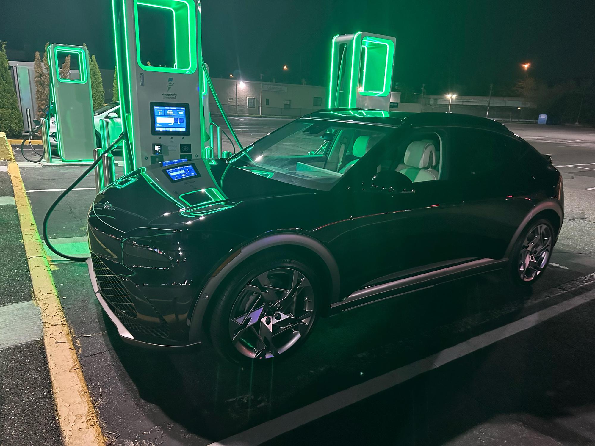 Brixmor Parkway Plaza Carle Place, NY EV Station