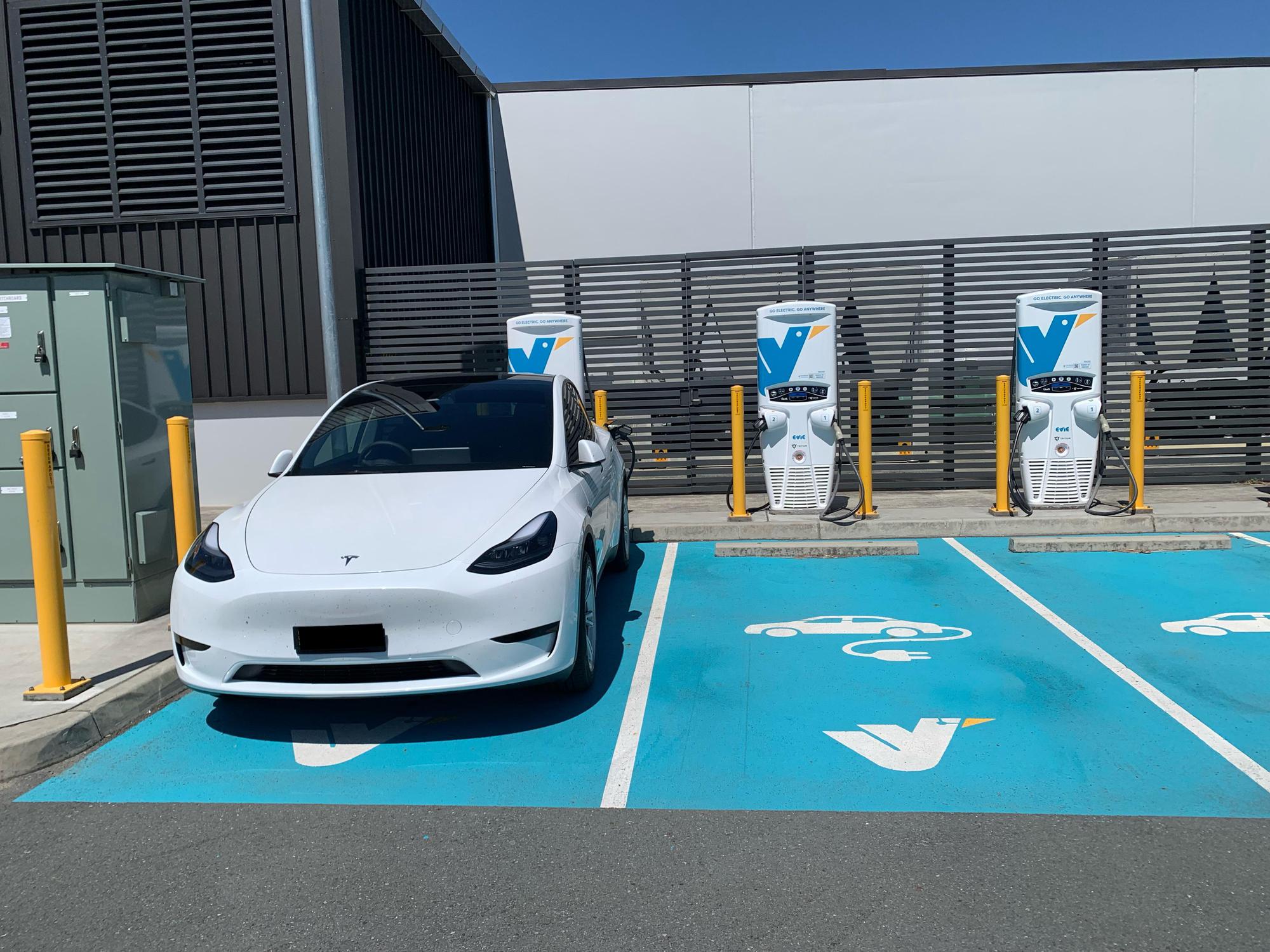 Brisbane Airport DFO Nick Scali Brisbane Airport, QLD EV Station