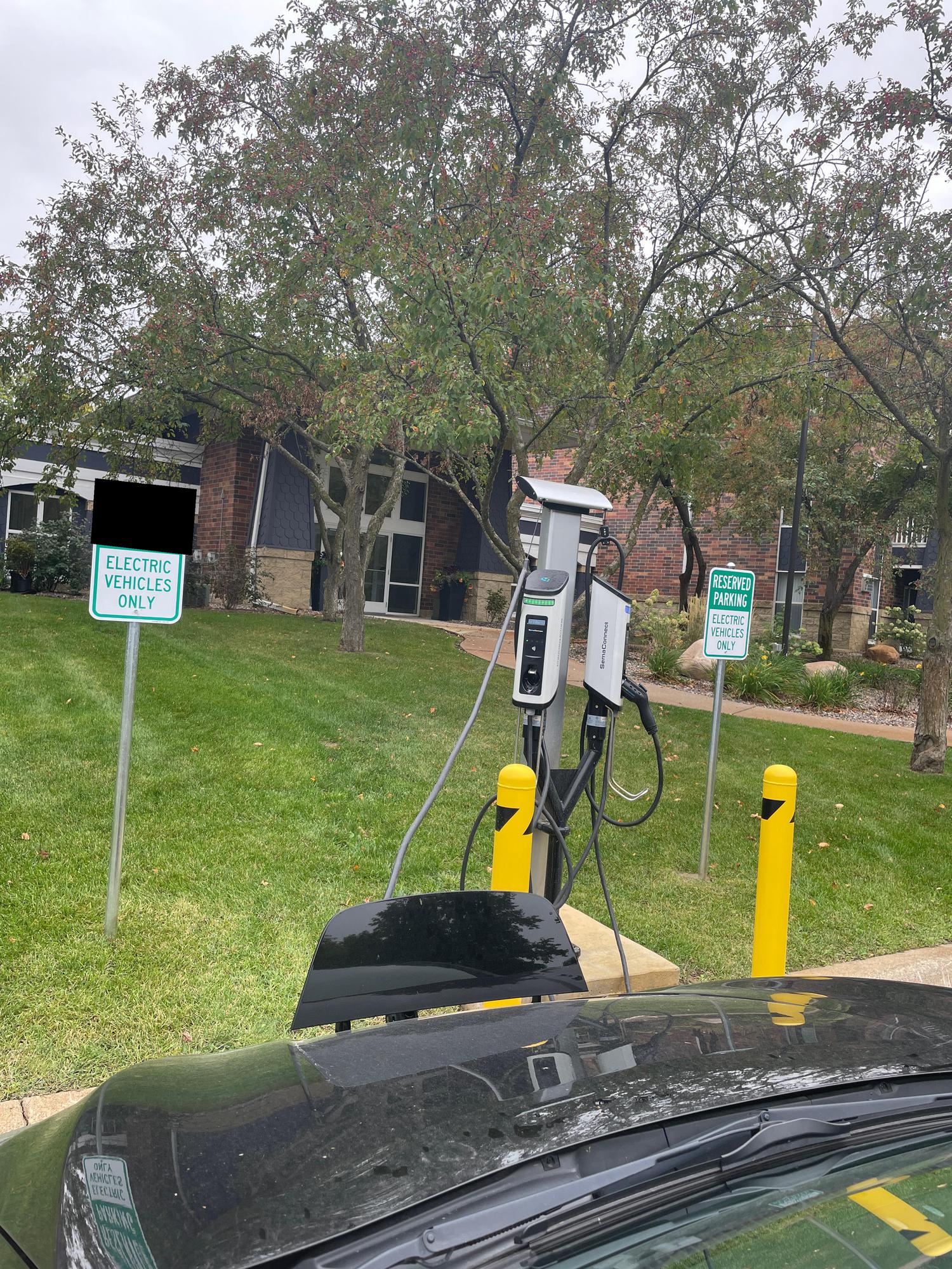 Lake Place Apartments Eden Prairie, MN EV Station