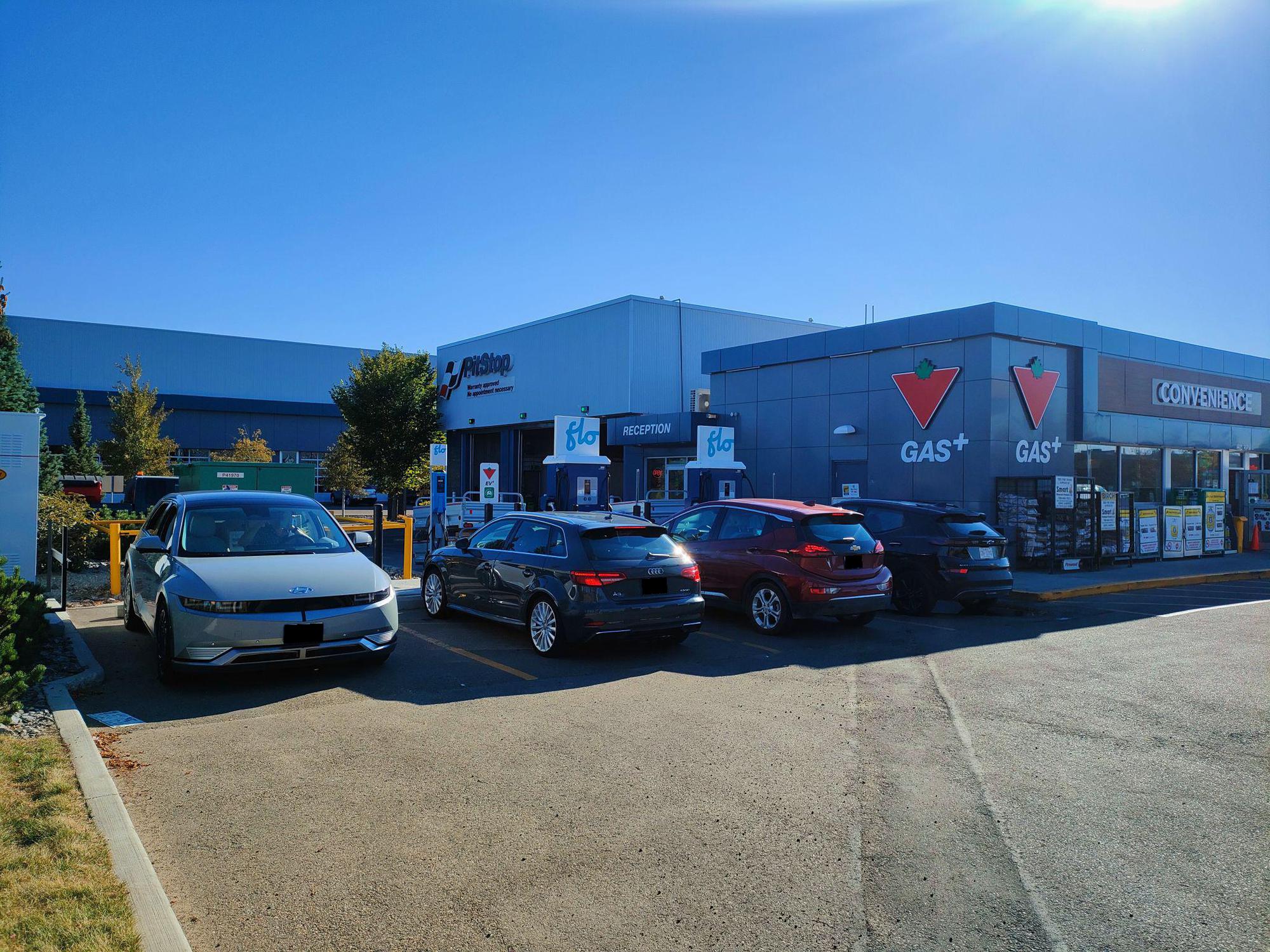 Canadian Tire Edmonton South Edmonton, AB EV Station