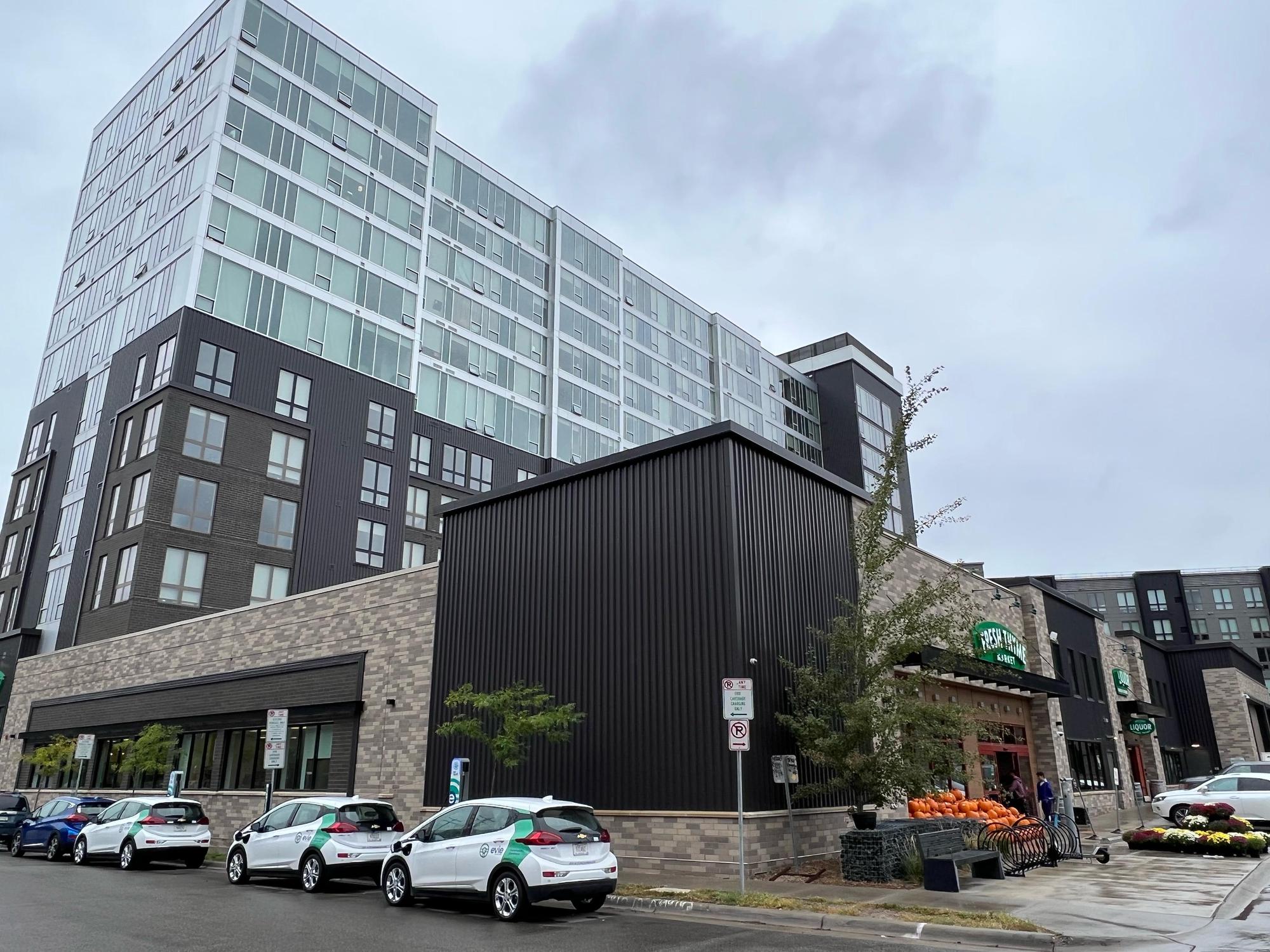 Fresh Thyme Market Minneapolis, MN EV Station