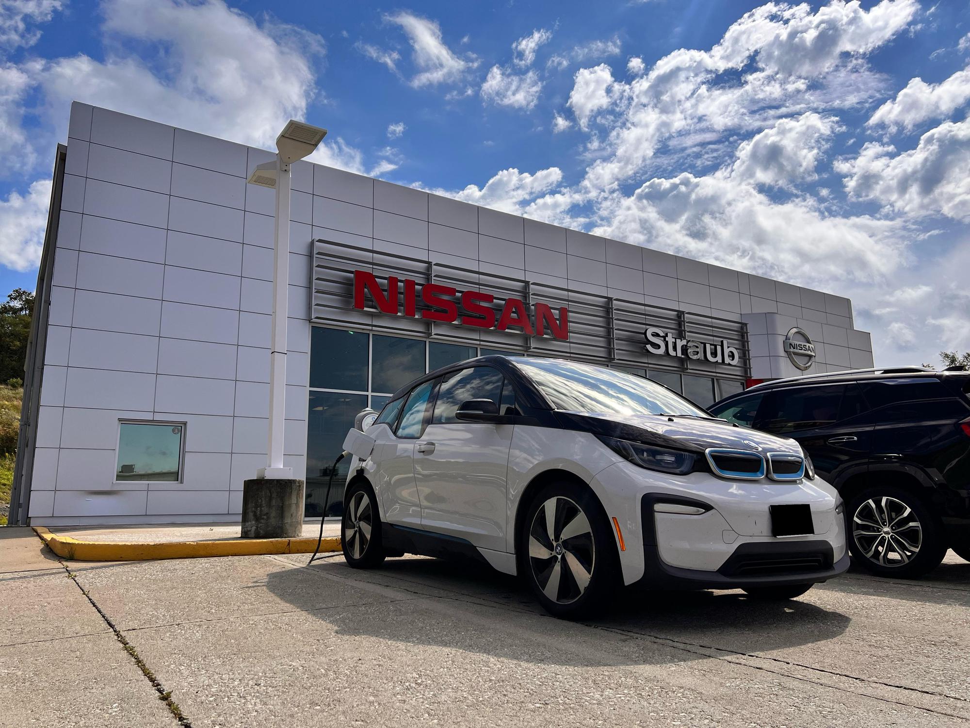 Straub Nissan Triadelphia, WV EV Station