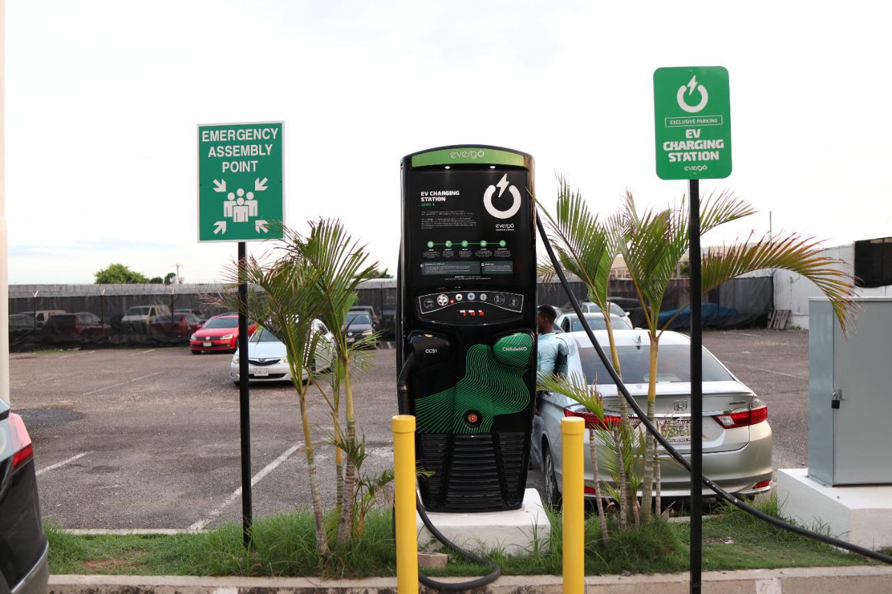 ATLEvergo DCfast charger Kingston, St. Andrew Parish EV Station