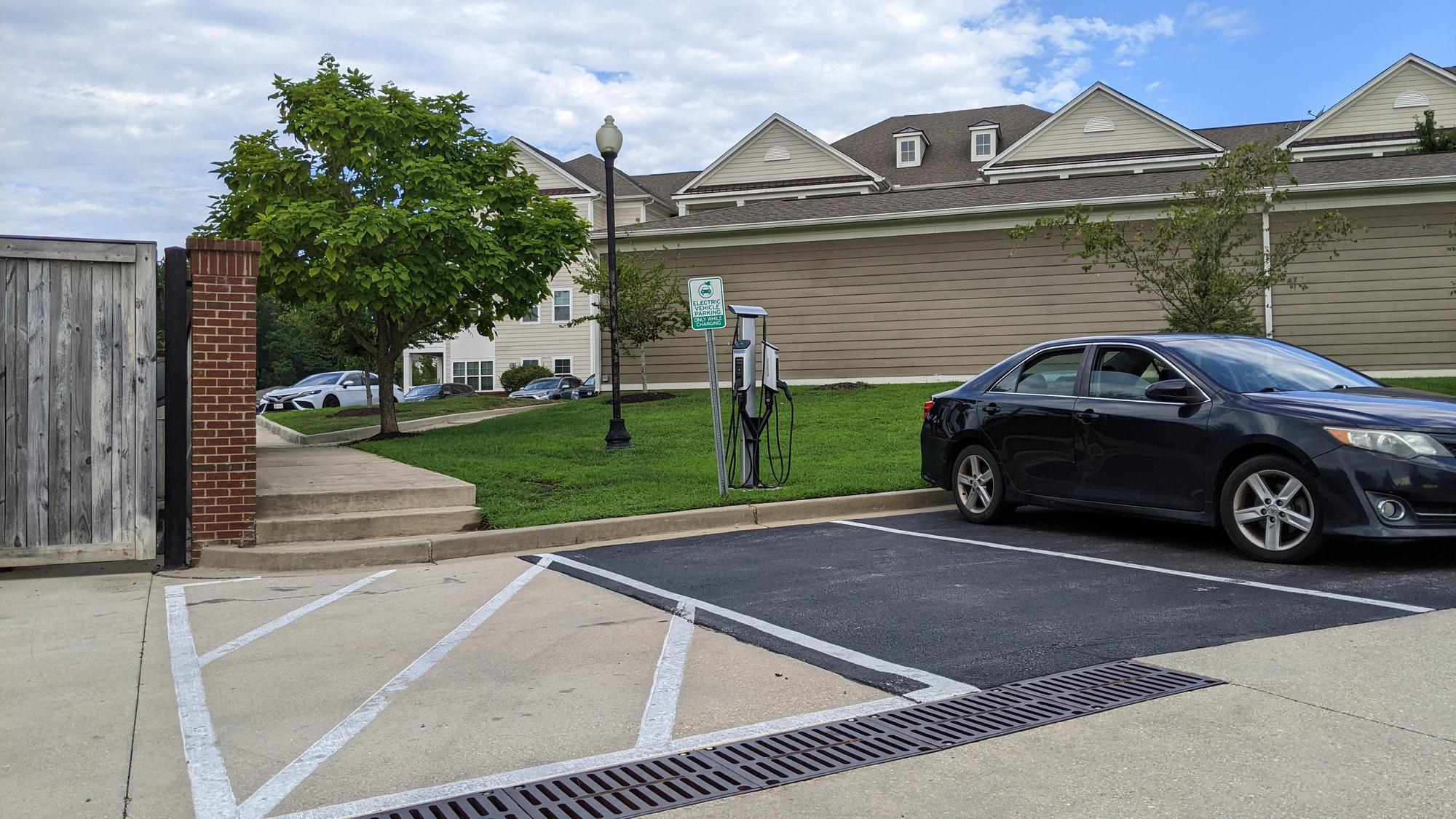 Settler's Landing Apartments California, MD EV Station