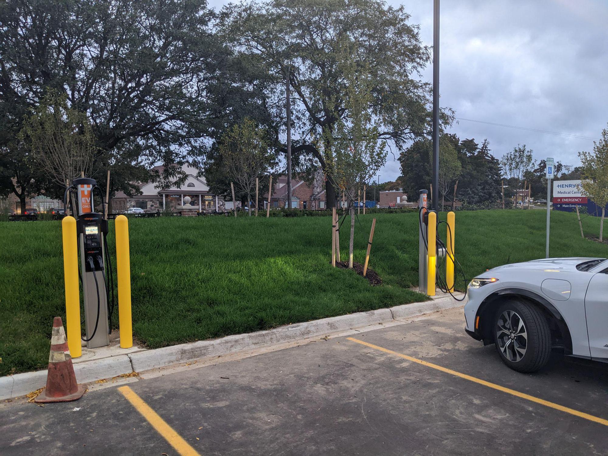 Henry Ford Urgent Care 15 Mile And Ryan - 70e1m67